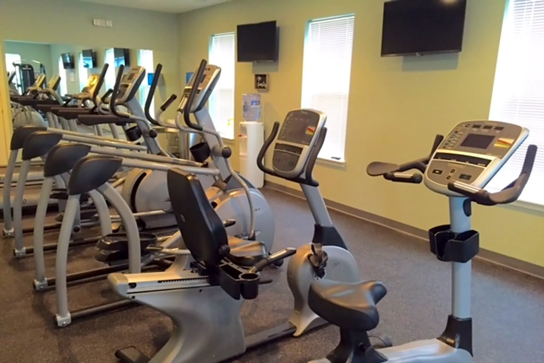 Iroquois Village Apartments 9 Alvino Way Niskayuna, NY Apartments