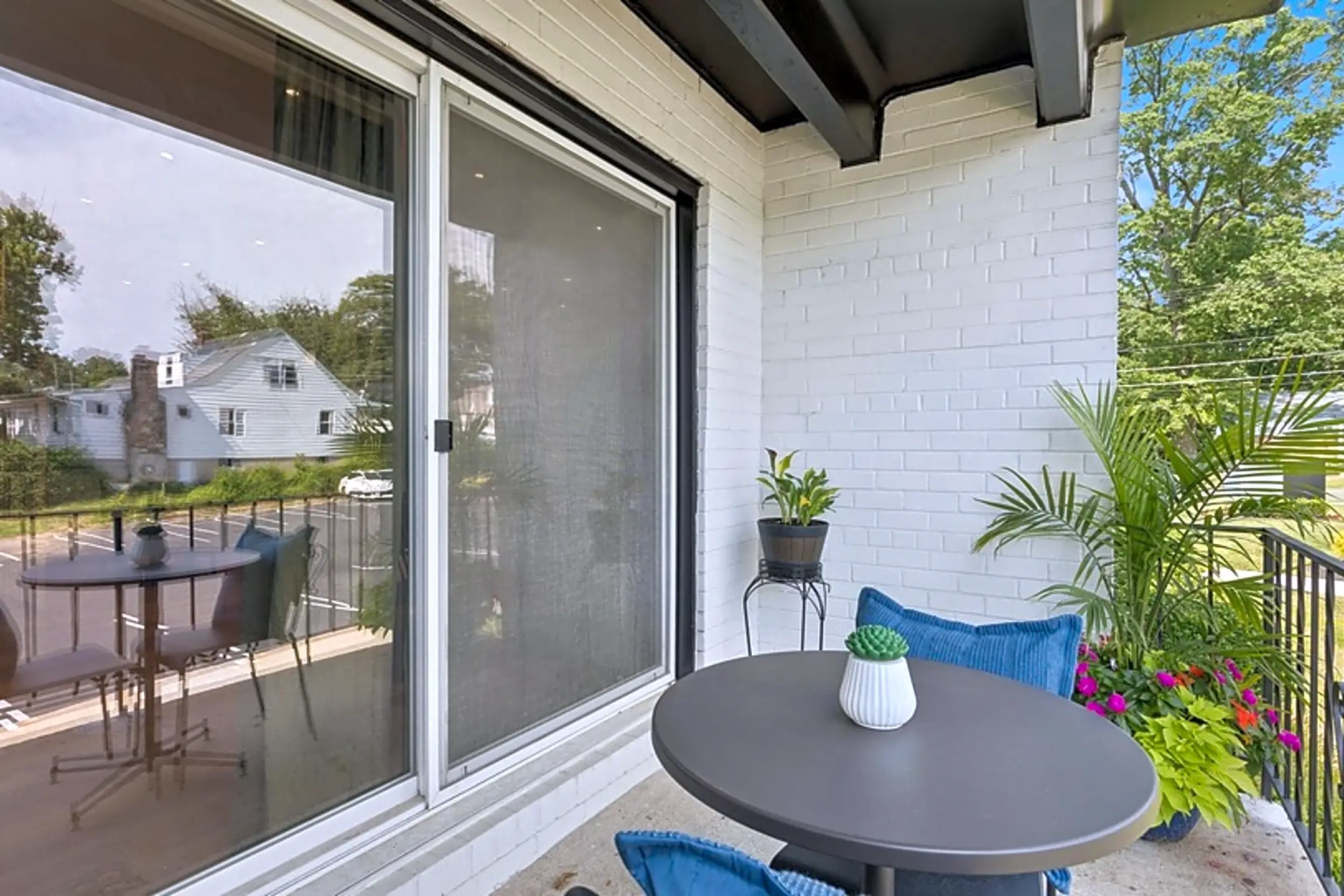 Oakleigh Apartments 1803 Cobourg Ct Parkville, MD Apartments for