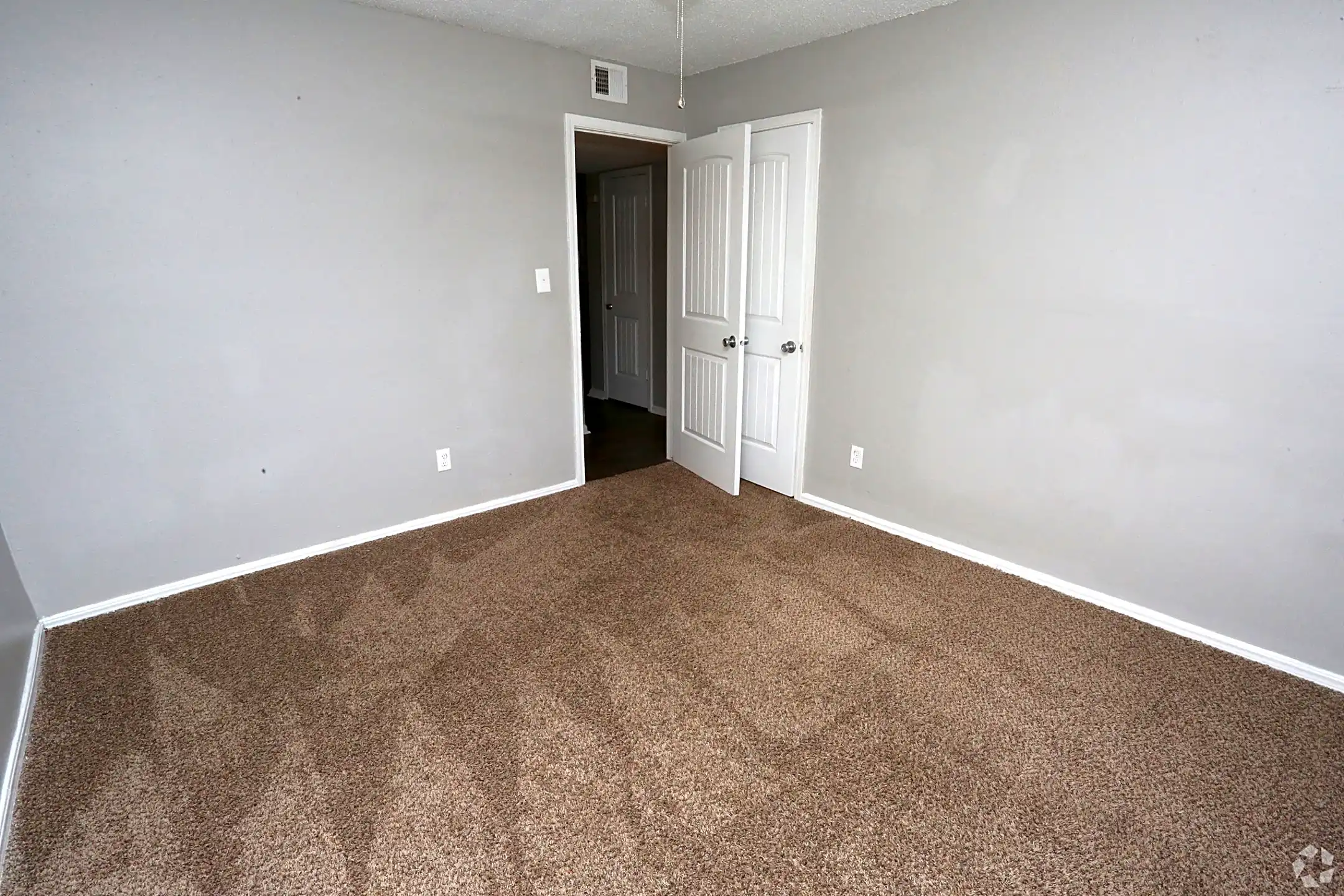 Sterling Park 1616 East Alameda Street Norman, OK Apartments for