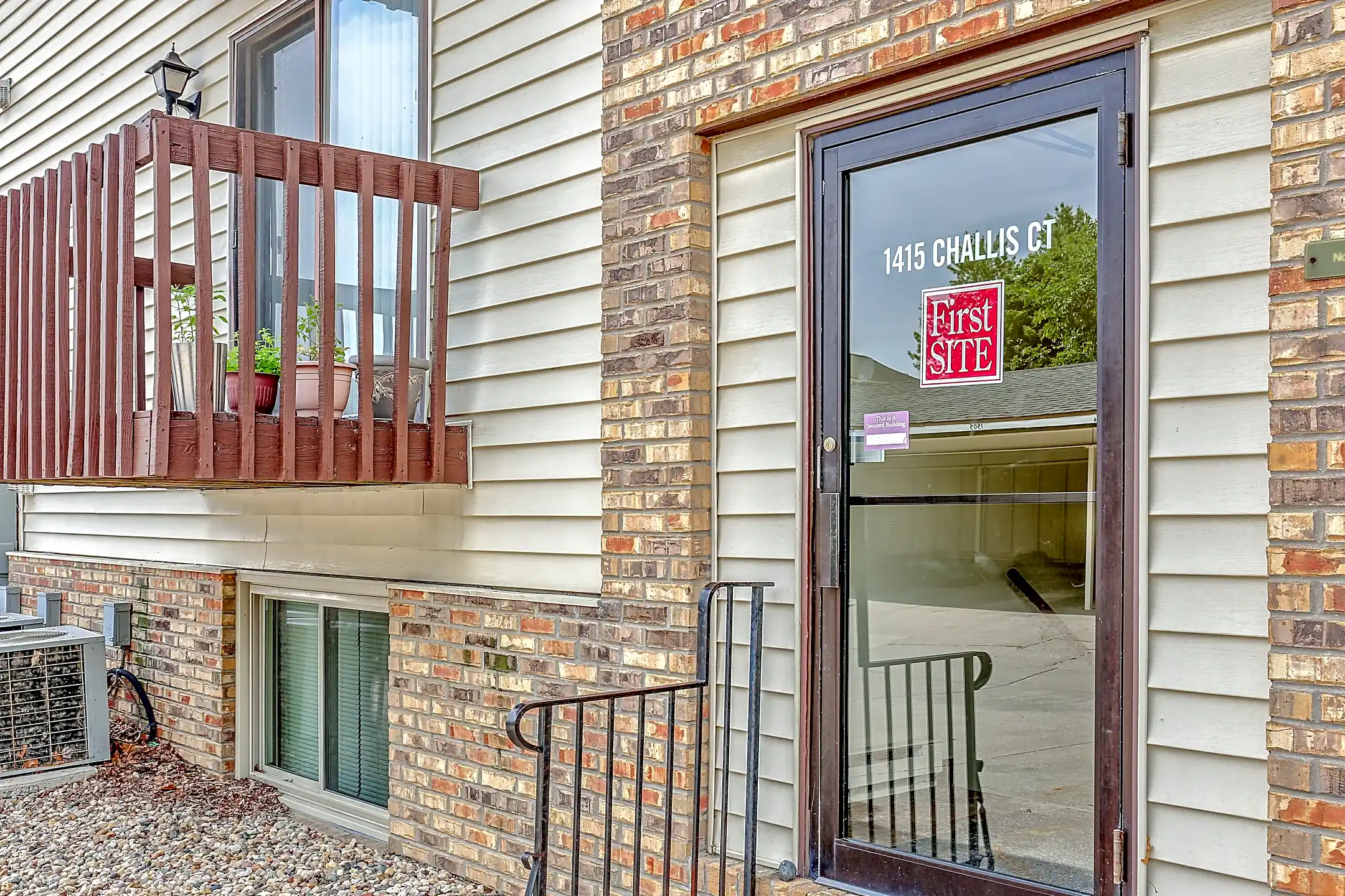 Challis Court Apartments 1415 Challis Drive Bloomington, IL