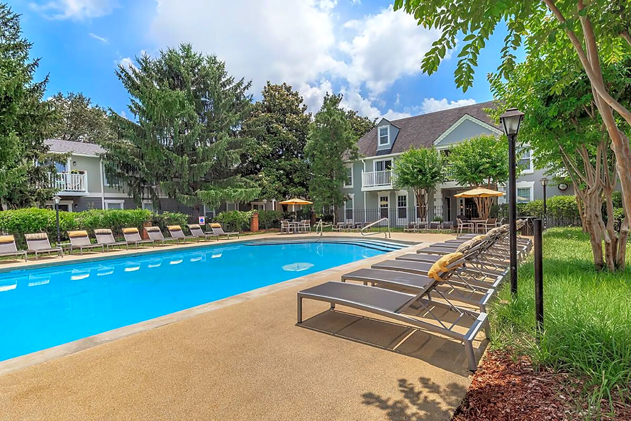 Chelsea Place 805 Bradyville Pike Murfreesboro, TN Apartments for