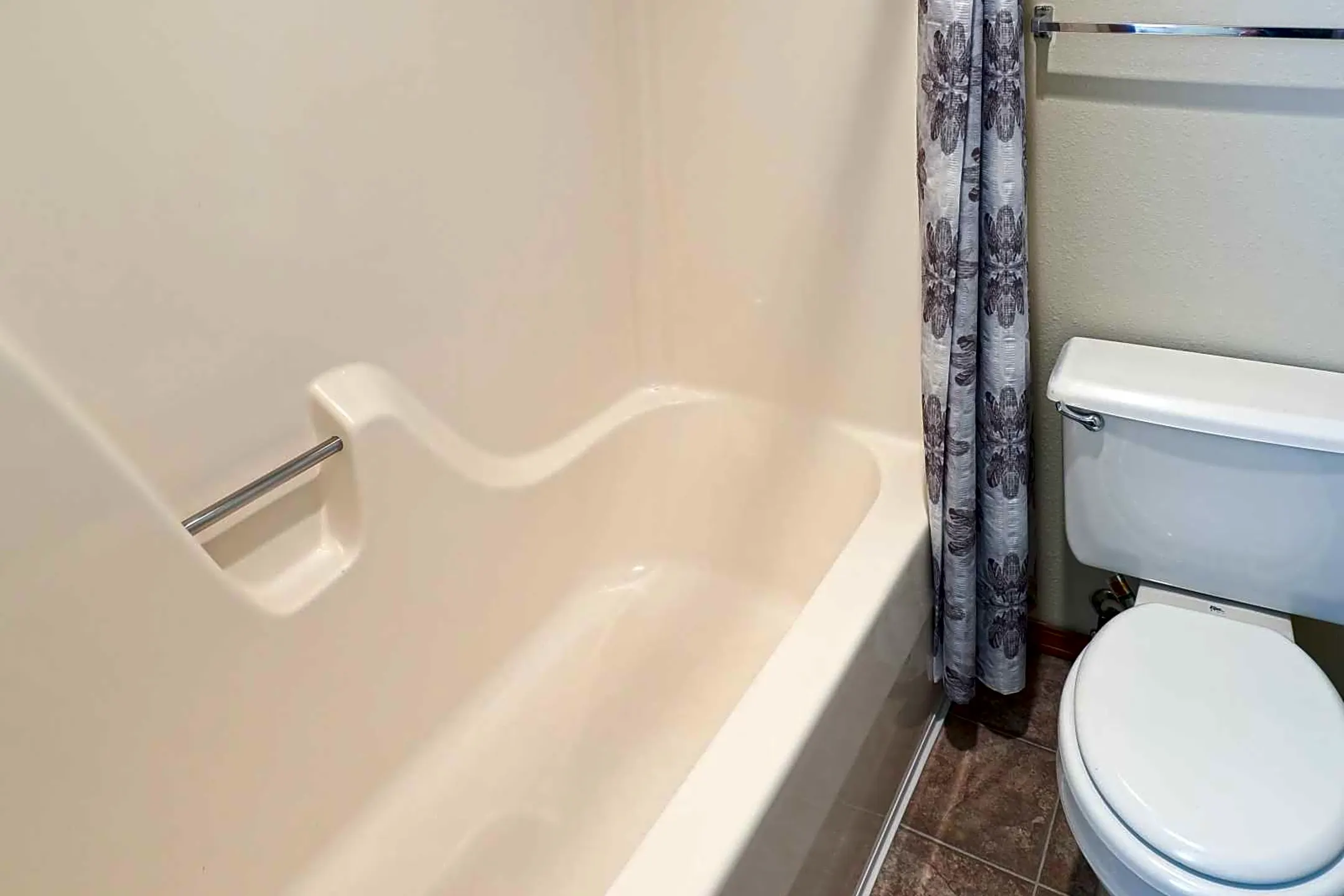 Bathroom - Northpark Residences - Wichita, KS