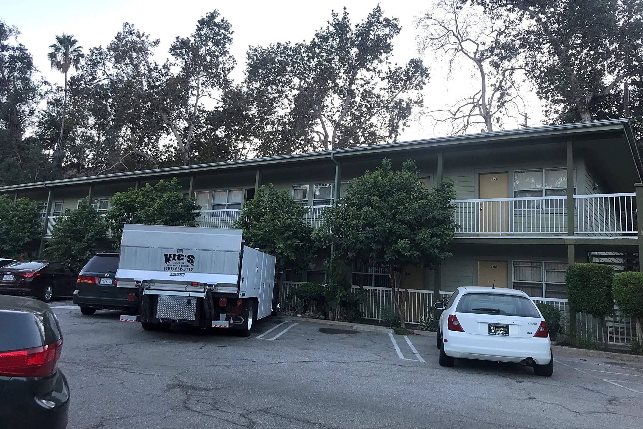 Apartments Near Sycamore View