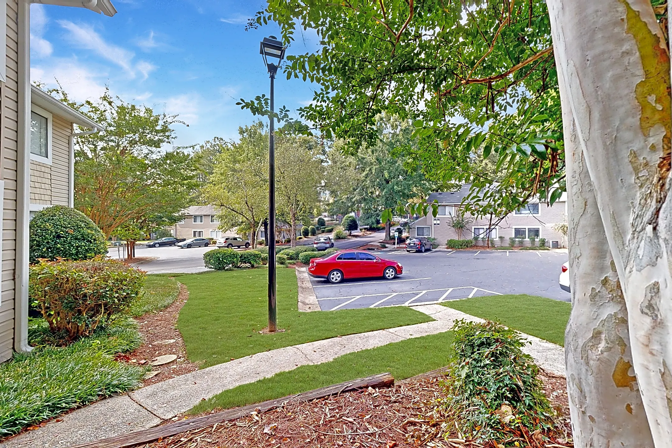 The Columns At Lake Ridge Apartments