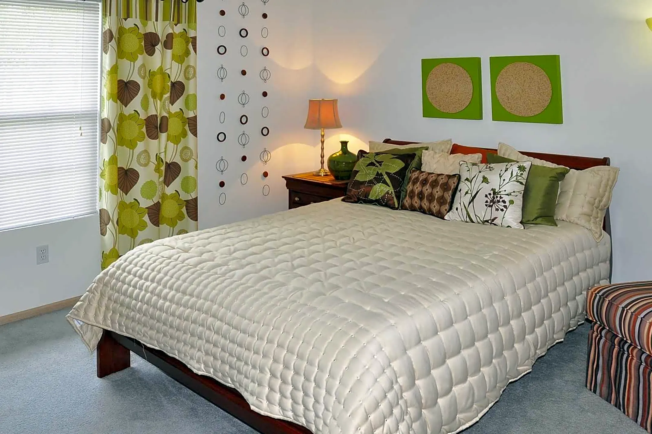 Bedroom - Village Gate Apartments - Reynoldsburg, OH