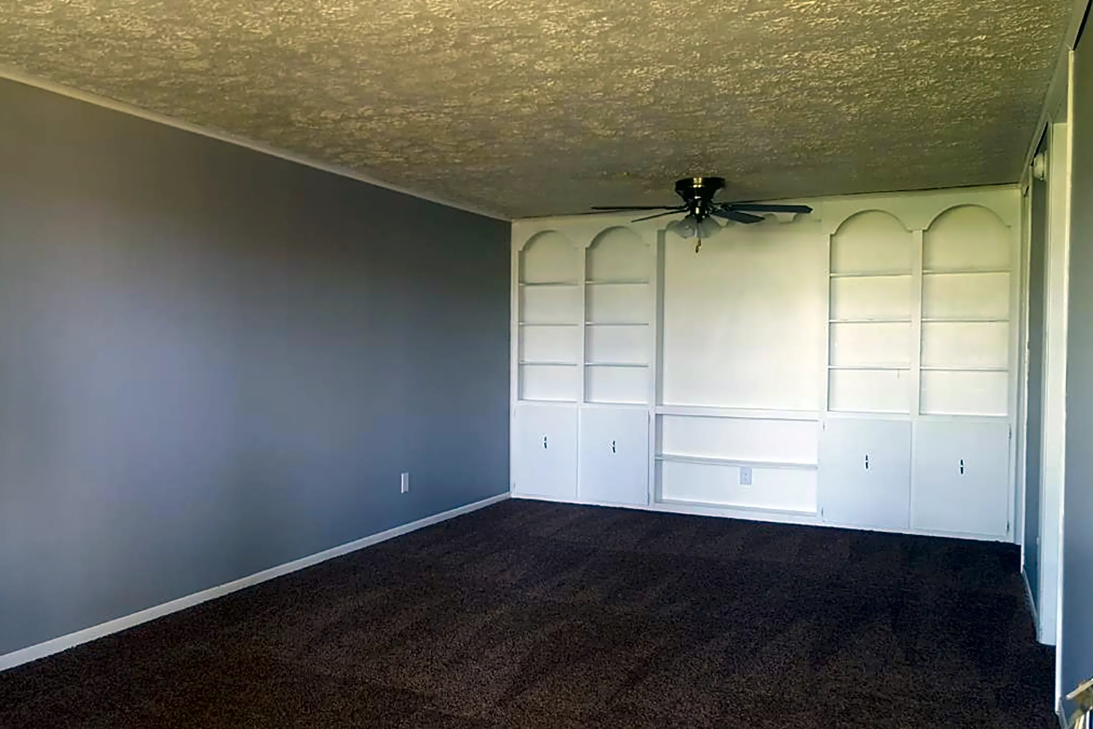 Living Room - Maple Ridge Apartments - Columbus, OH