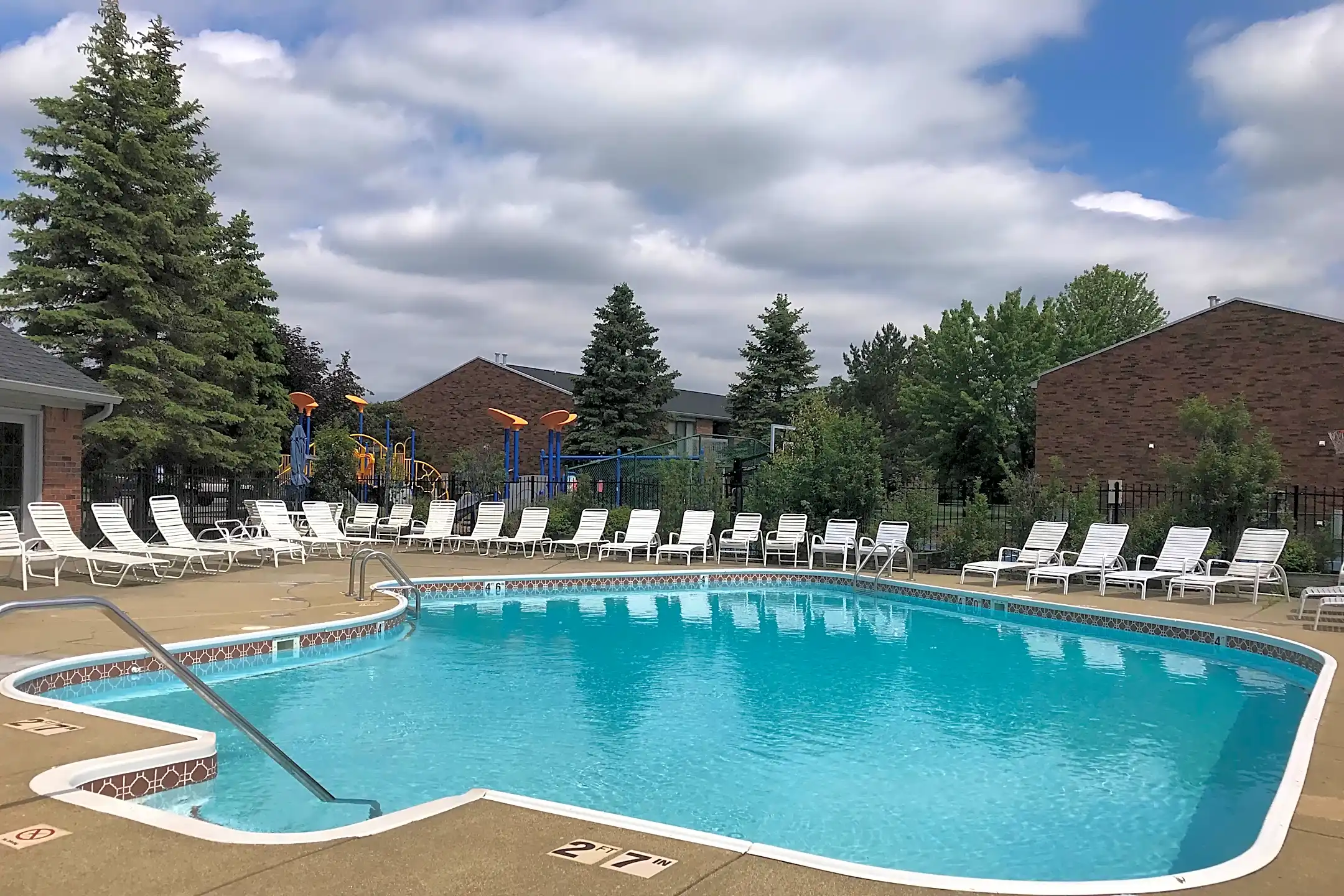 Hickory Square Apartments Imlay City, MI 48444