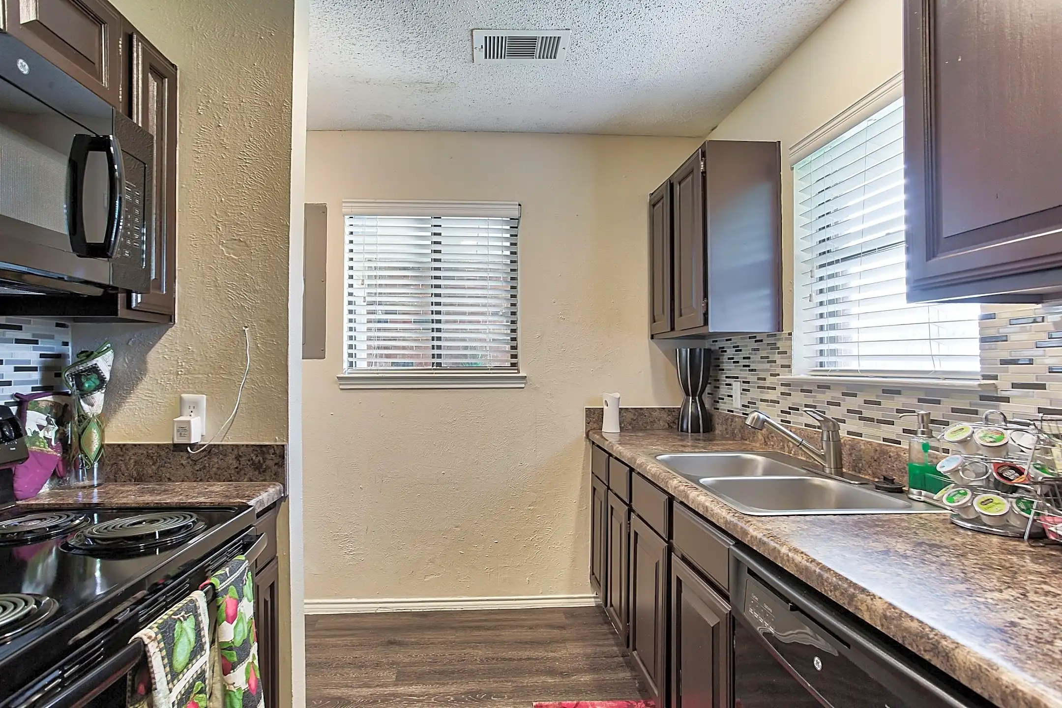 Park Place Townhomes Euless, TX 76039