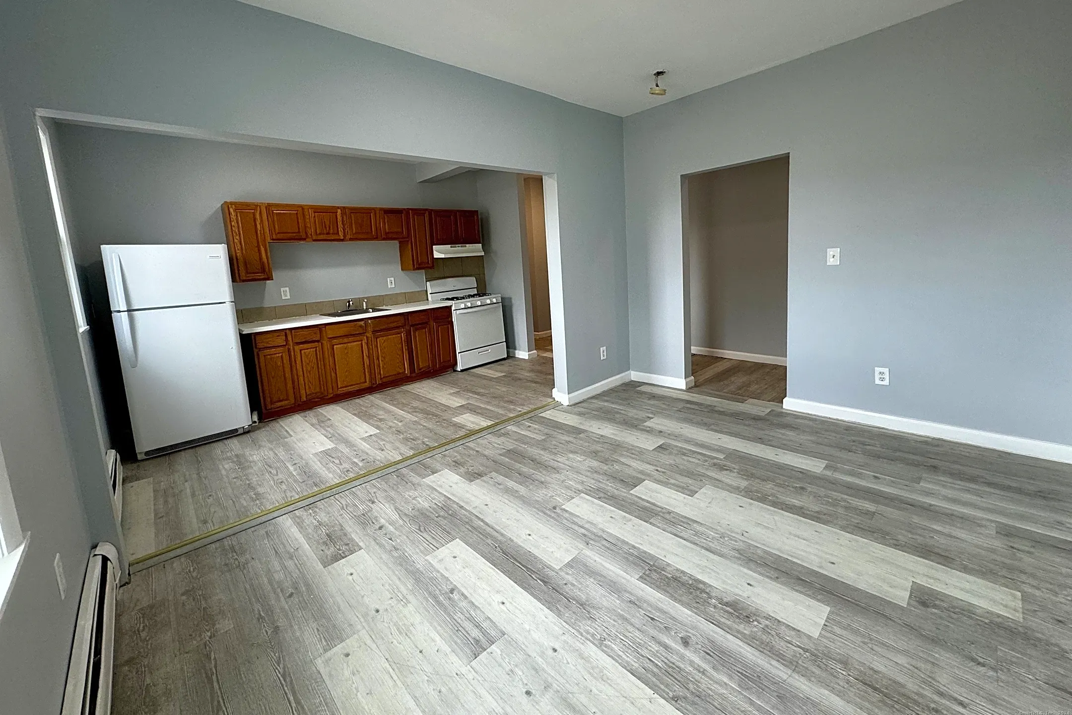 855 Kossuth St 2L Houses Bridgeport, CT 06608