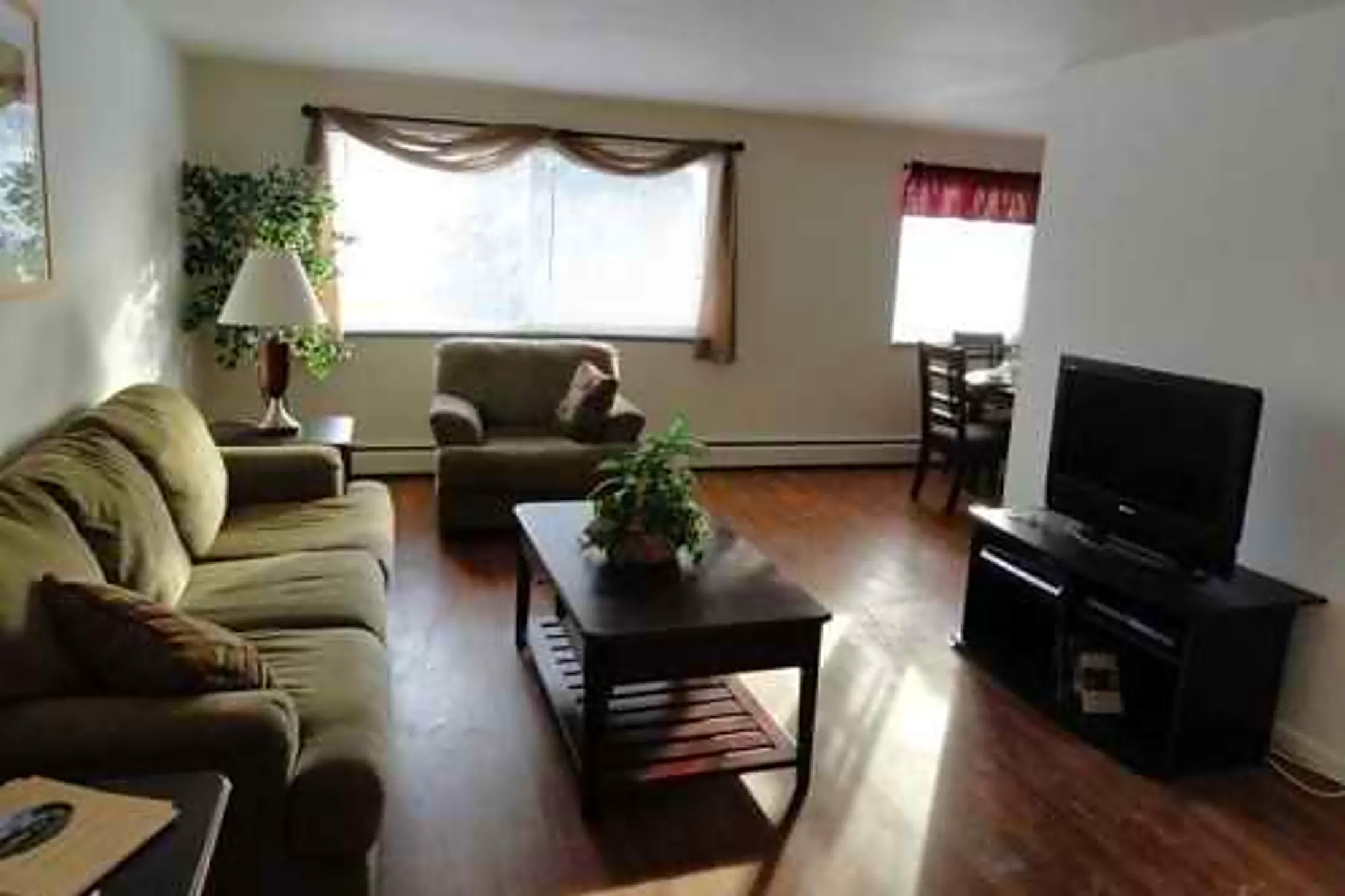 Hill Court Apartments - Rochester, NY 14621