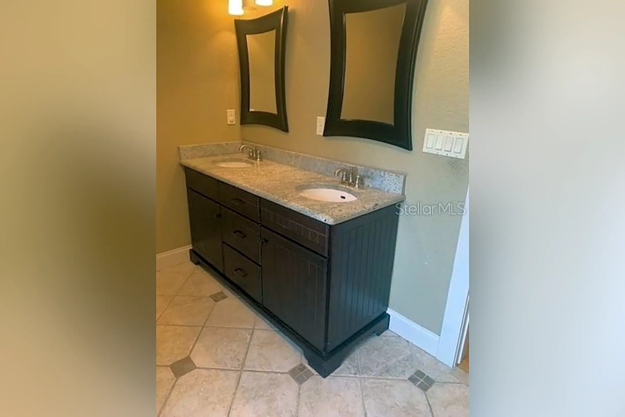 Bathroom - 1543 SE 13th St - Ocala, FL