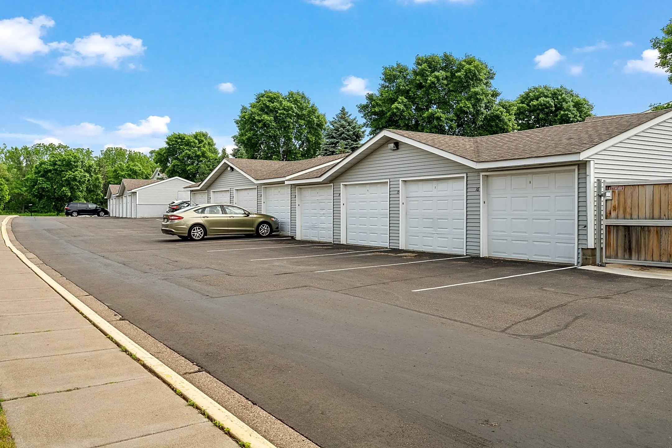 Silvan Townhomes 6876 Vicksburg Ln N Maple Grove, MN Townhomes for