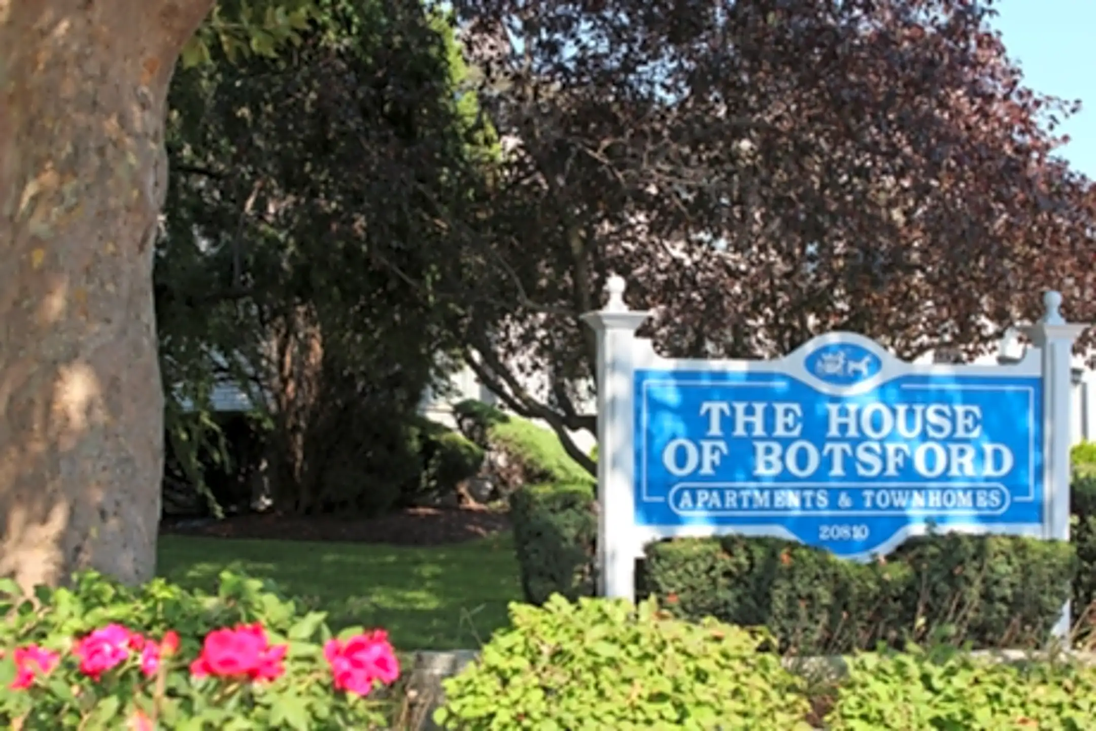 House of Botsford Apartments 20810 Botsford Dr Farmington Hills, MI