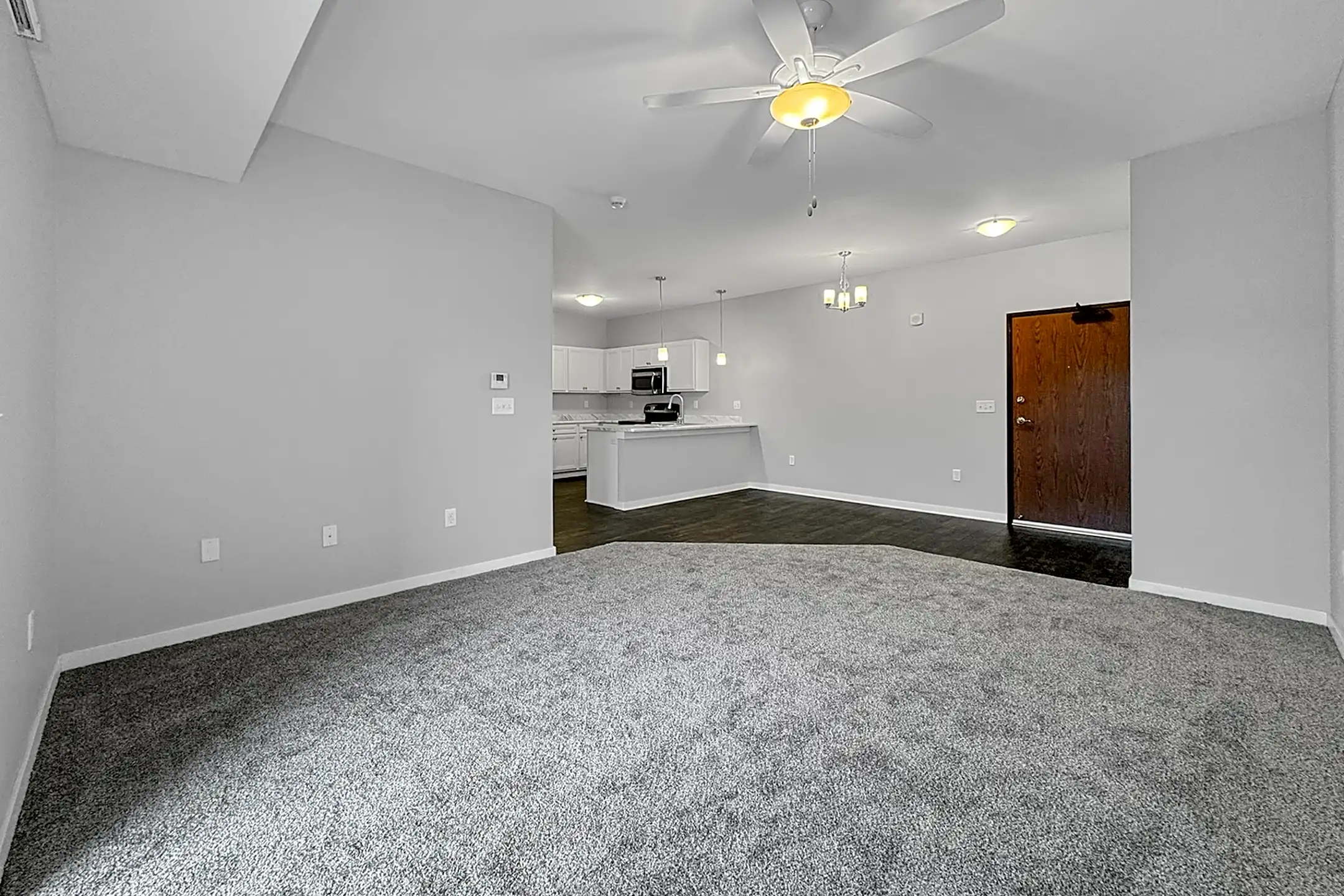 Stonegate Crossing Apartments 15400 Boston Pkwy Clive, IA