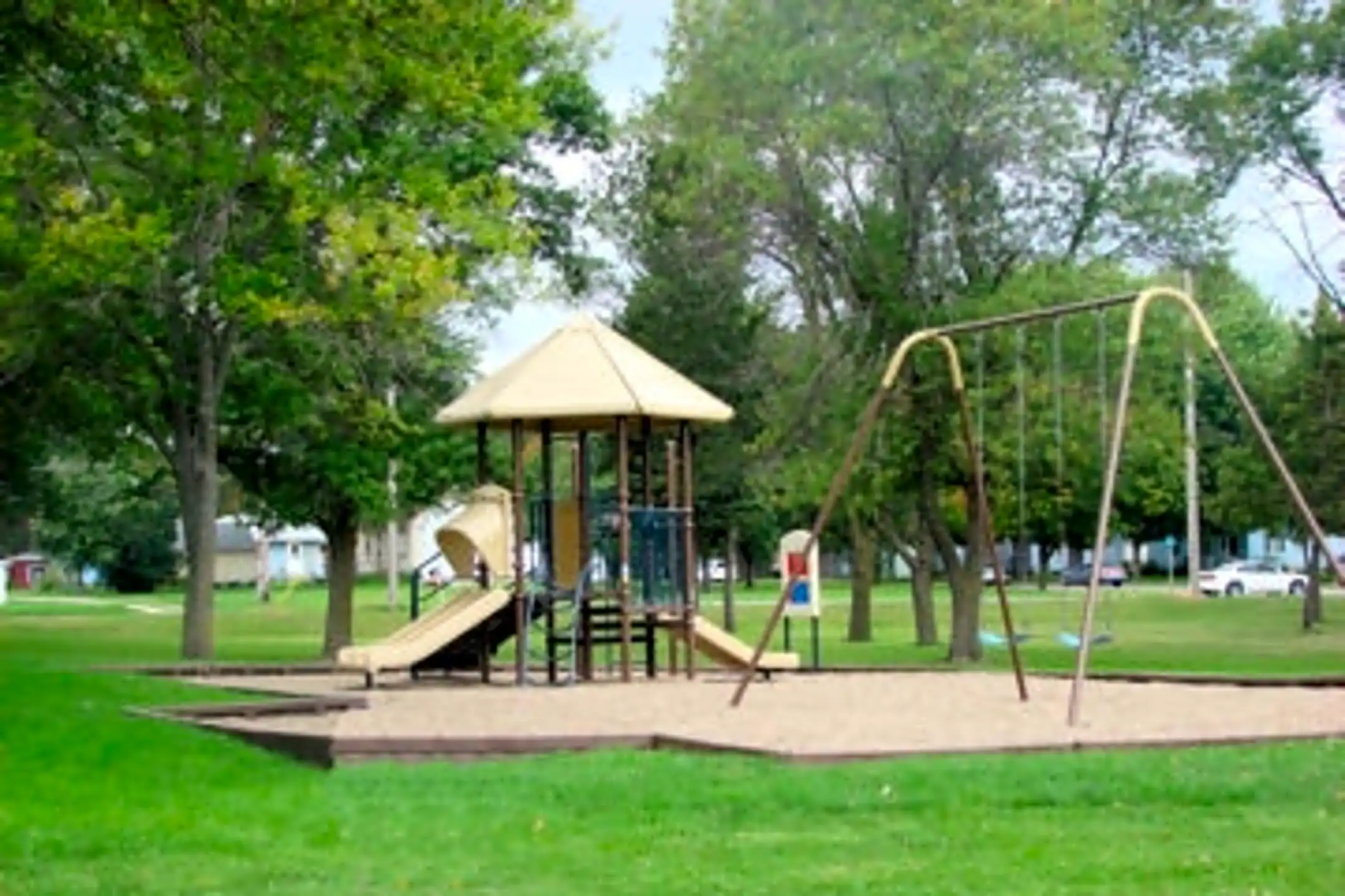 Country Village Apartments 600 E Broadway St Redwood Falls, MN