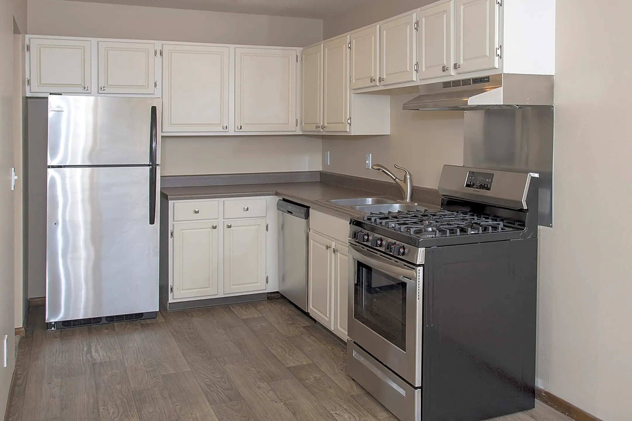 Palisades Apartments Roseville, MN 55113