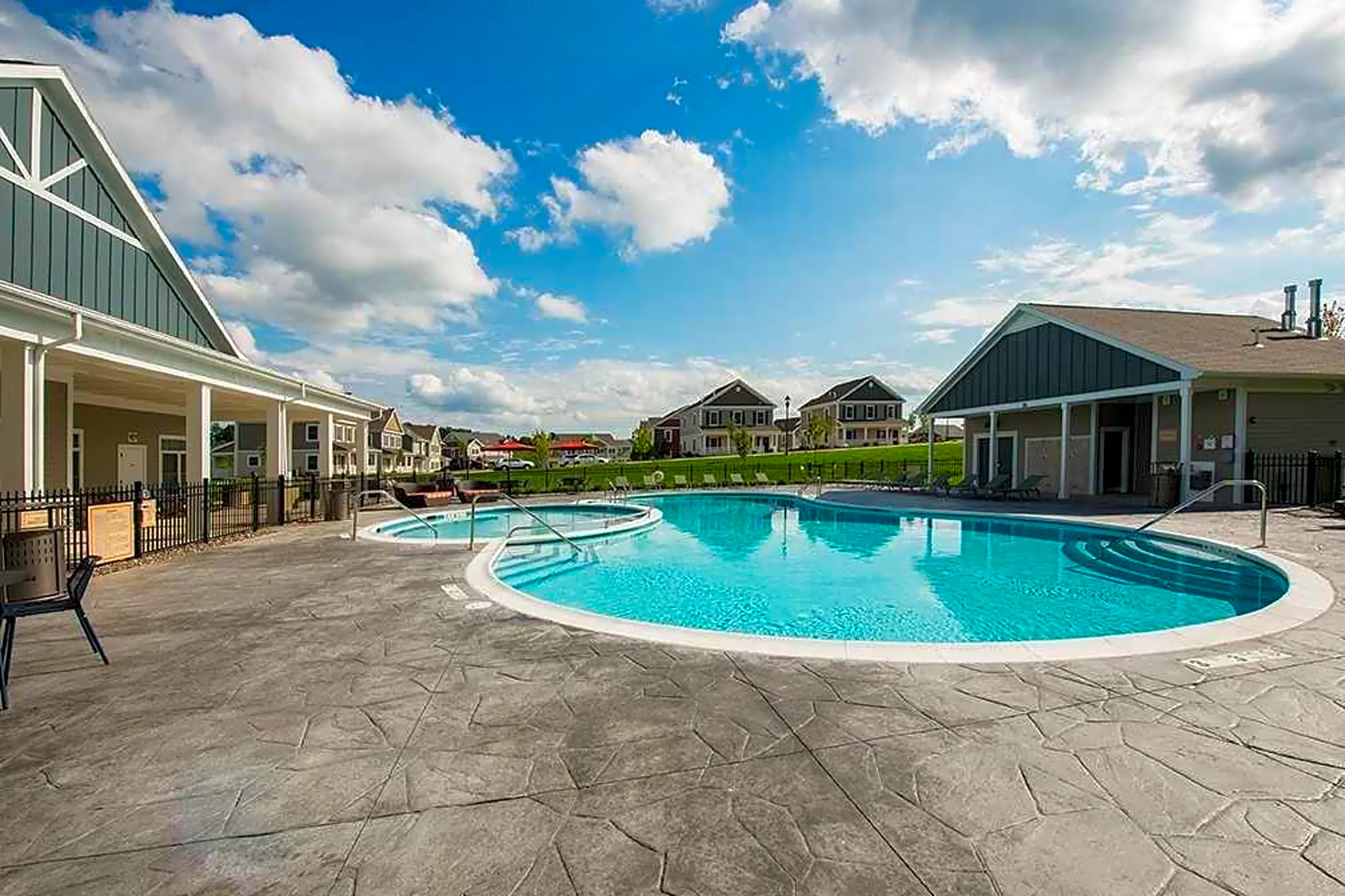 Pool - The Lodge Student Housing - West Henrietta, NY