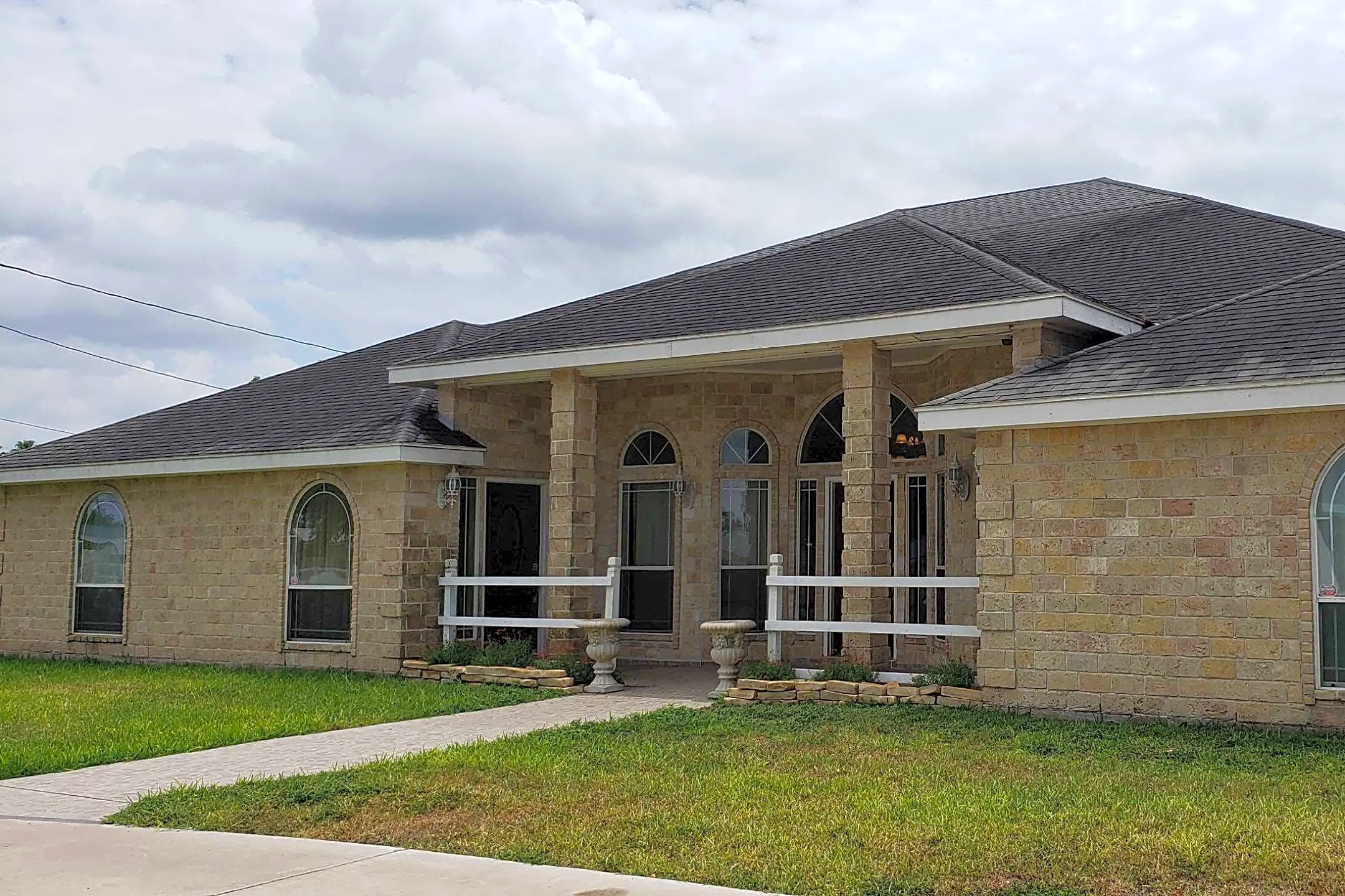 Building - 310 S Val Verde Rd - Donna, TX