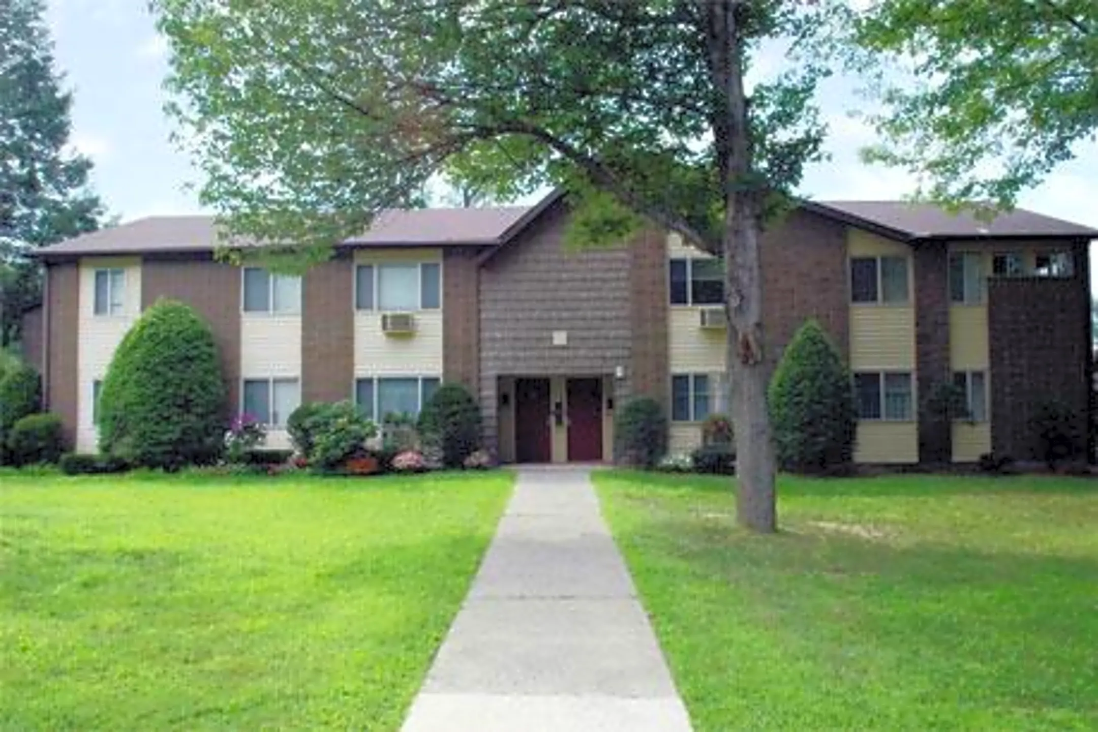 Fairview Gardens - 90 Fairview Ave | Kingston, NY Apartments for Rent ...