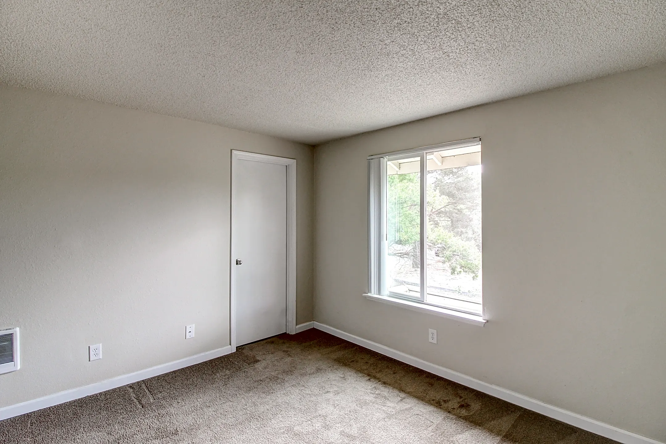 Sherwood Park Apartments - Fife, WA 98424