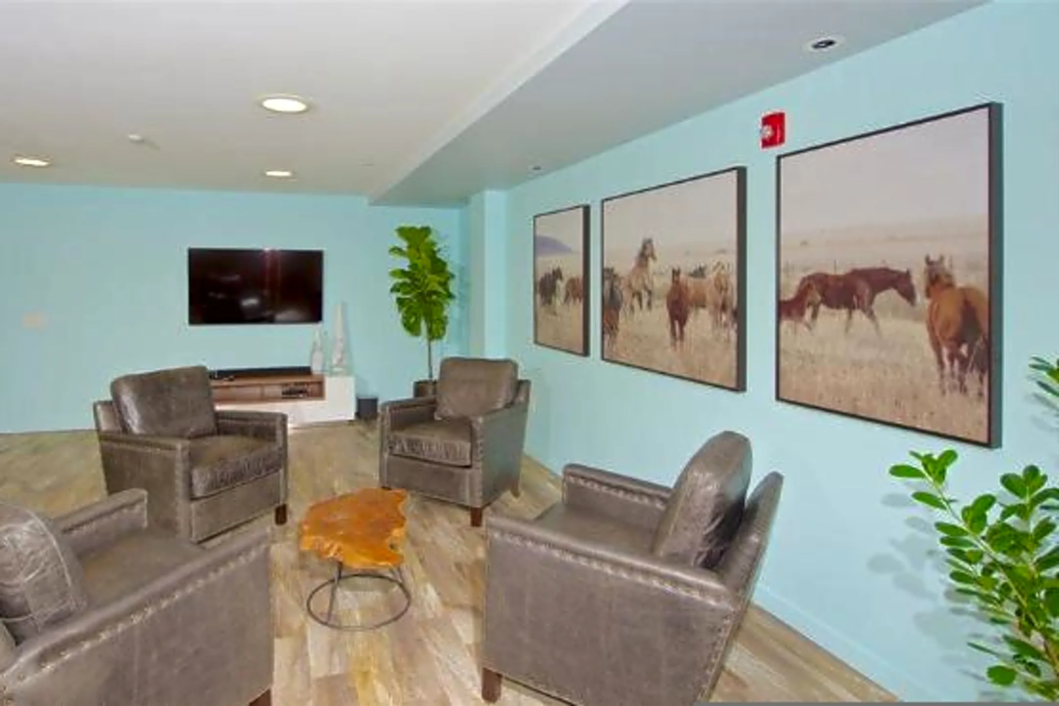 320 Town Center Pkwy 320 Town Center Pkwy unit 1410 Santee, CA