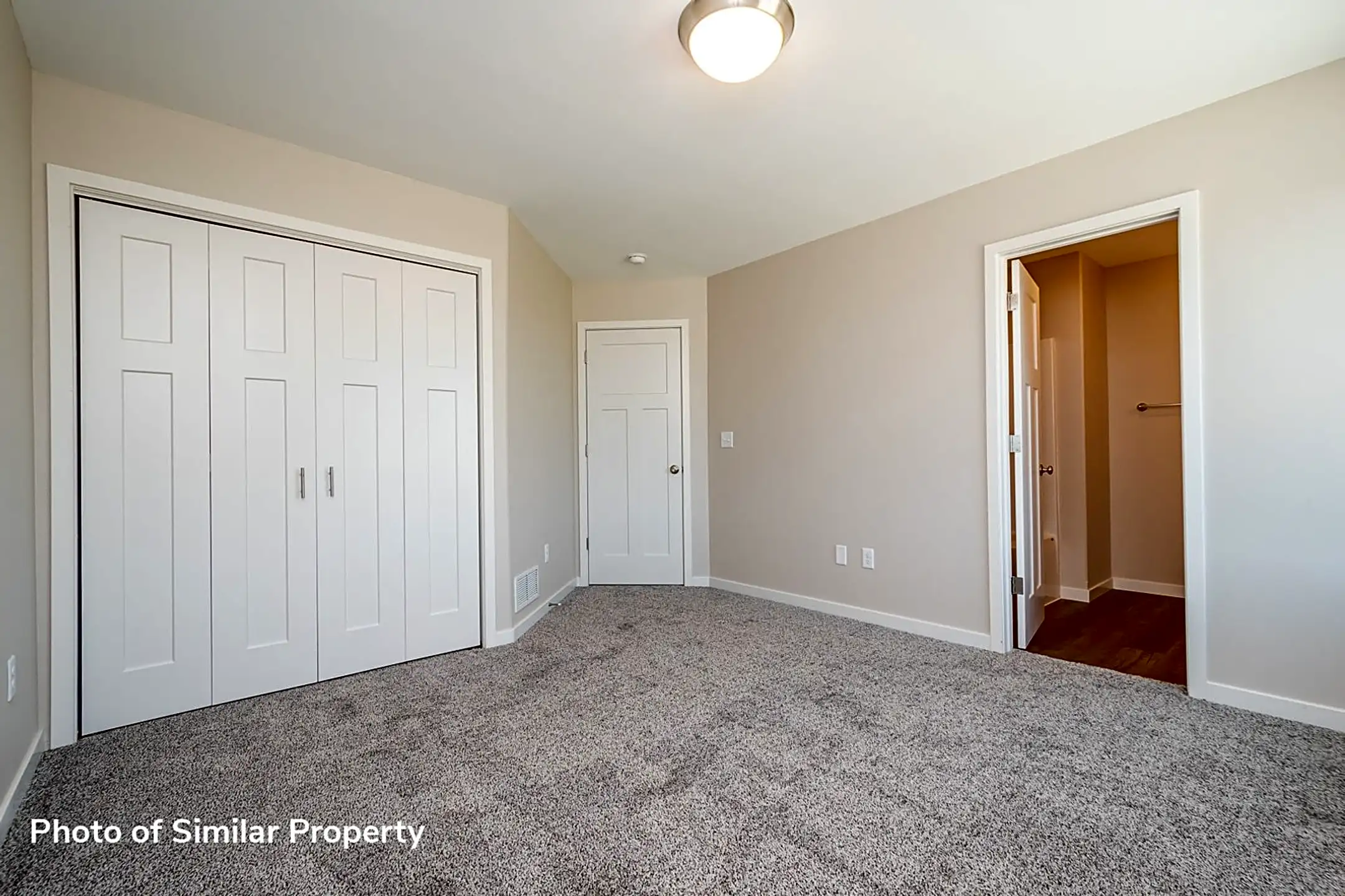 602 Catherine Dr Apartments Tiffin, IA 52340