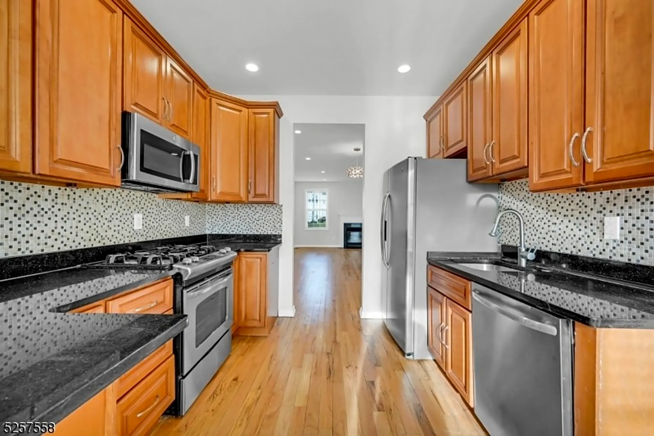 Kitchen - 518 Coventry Dr - Nutley, NJ