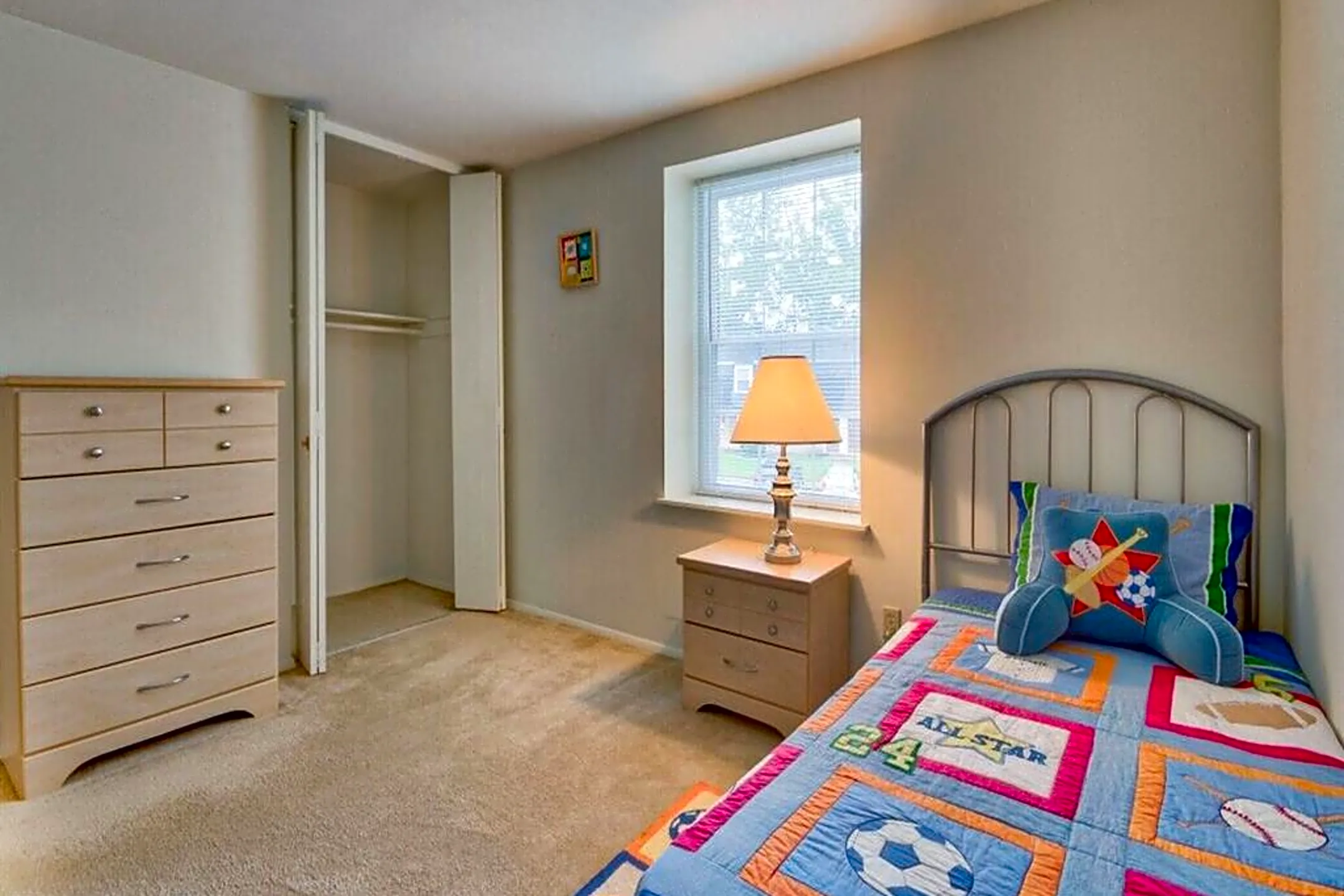 Stratford Hills Apartments 2517 W Tremont Ct Richmond, VA