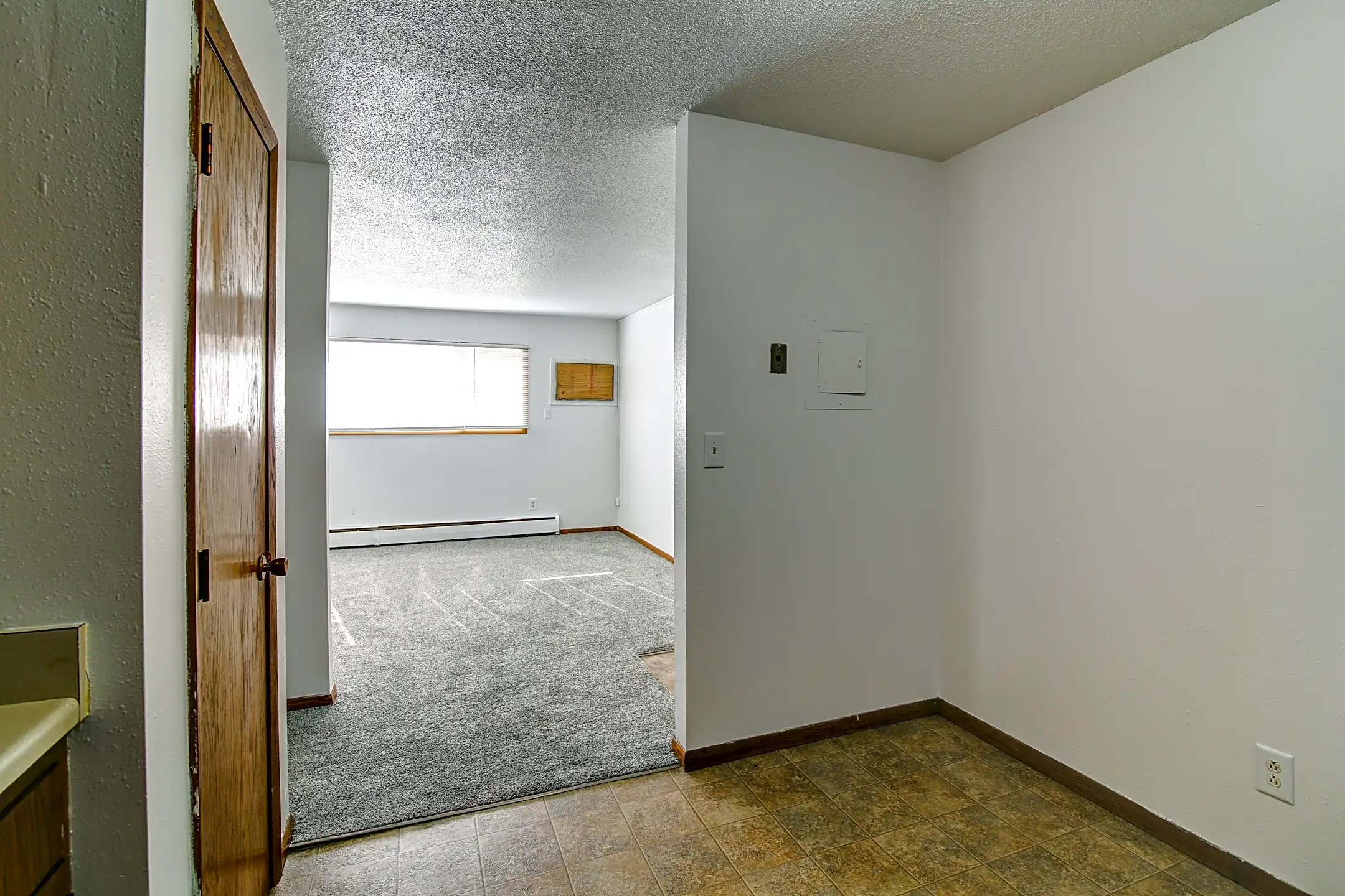 Living Room - Northridge Apartments - Jamestown, ND