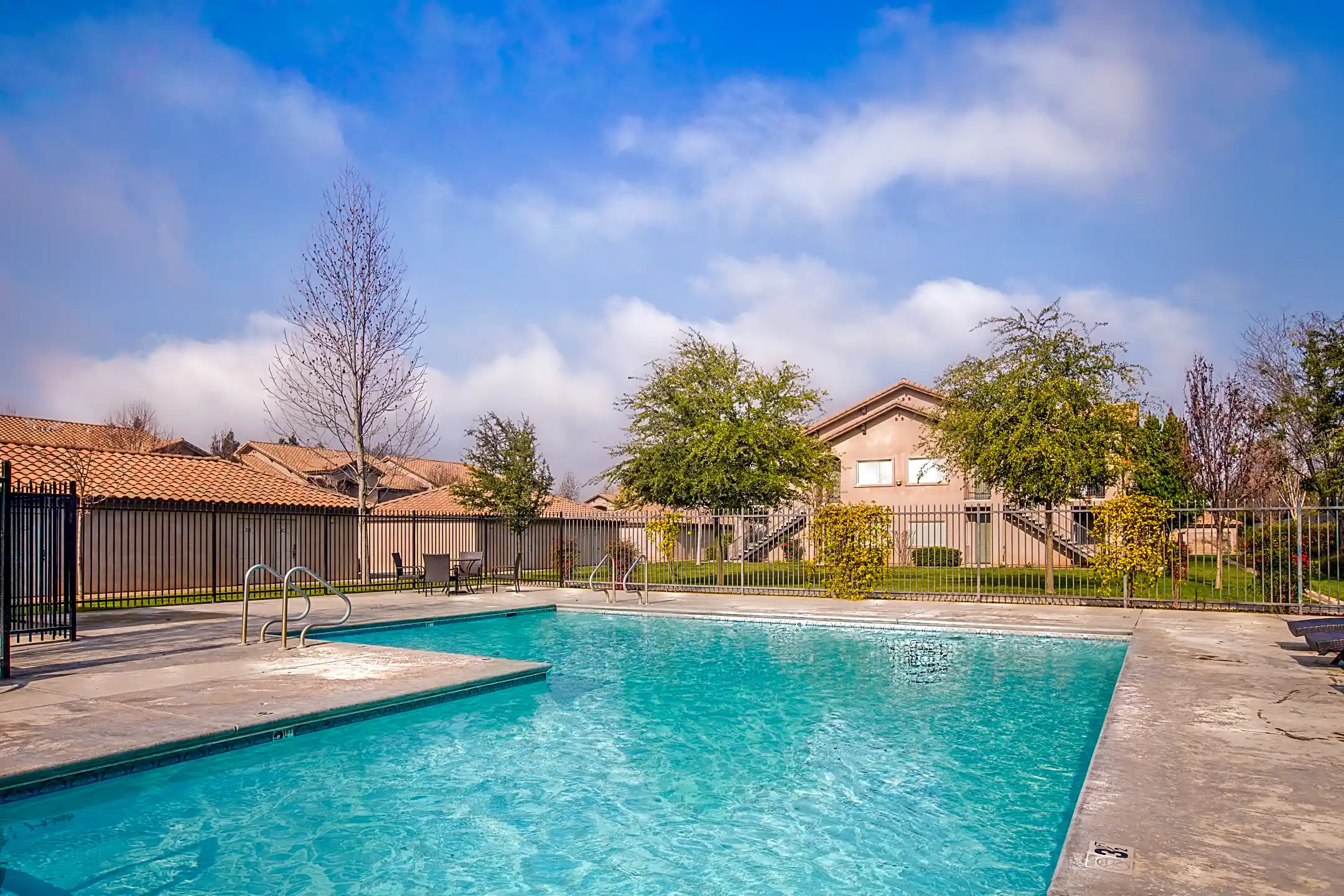 Palo Alto Place 5430 W Palo Alto Ave Fresno, CA Apartments for Rent