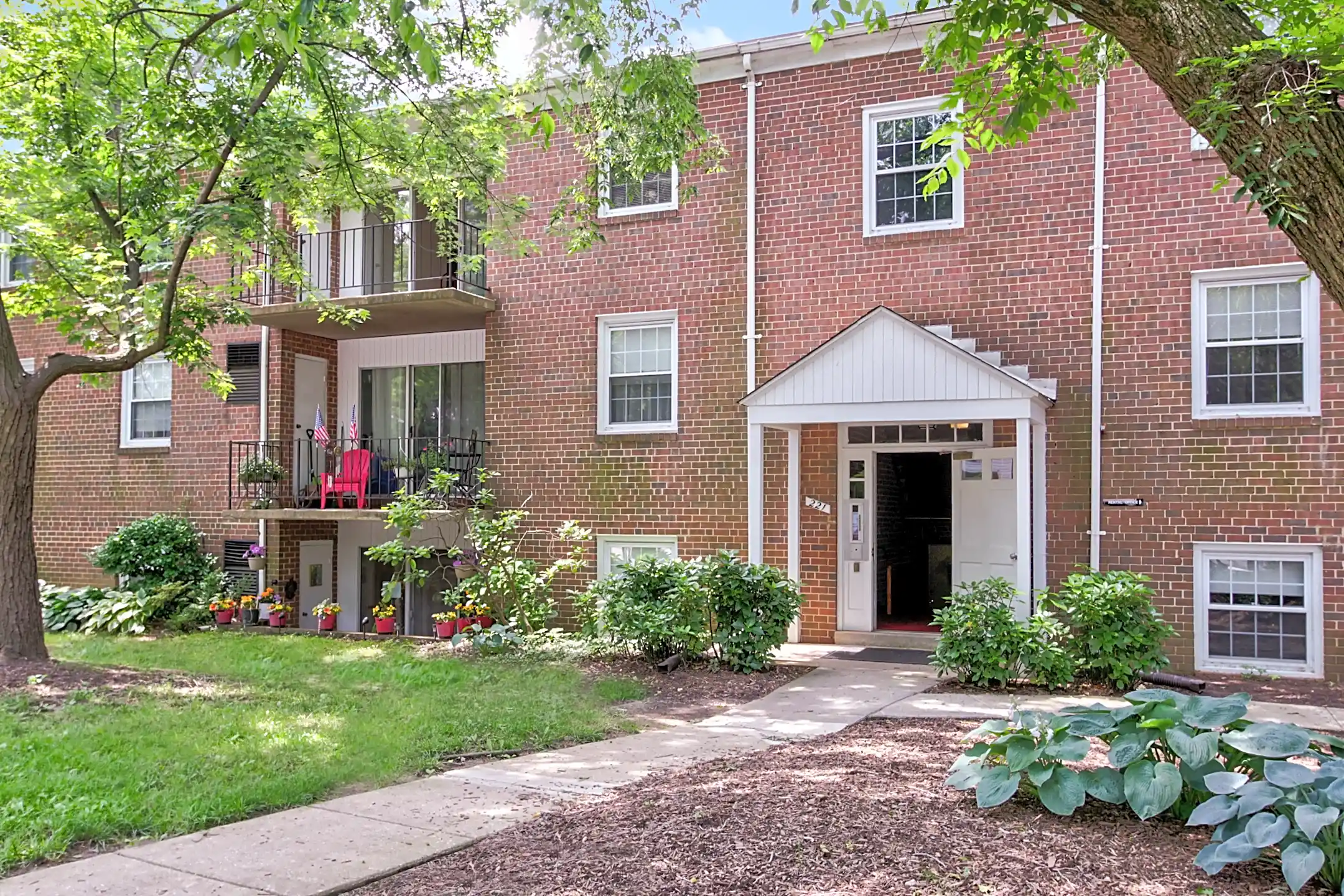 Homeland Gardens Apartment Baltimore, MD 21212