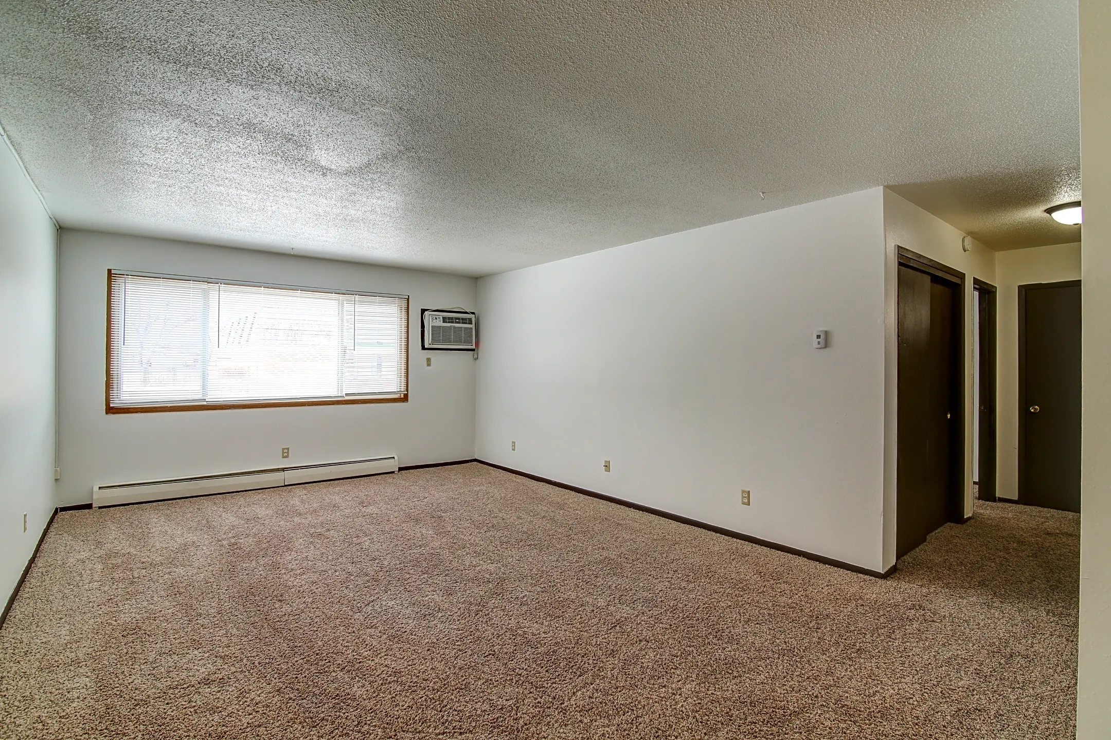 Living Room - Northridge Apartments - Jamestown, ND