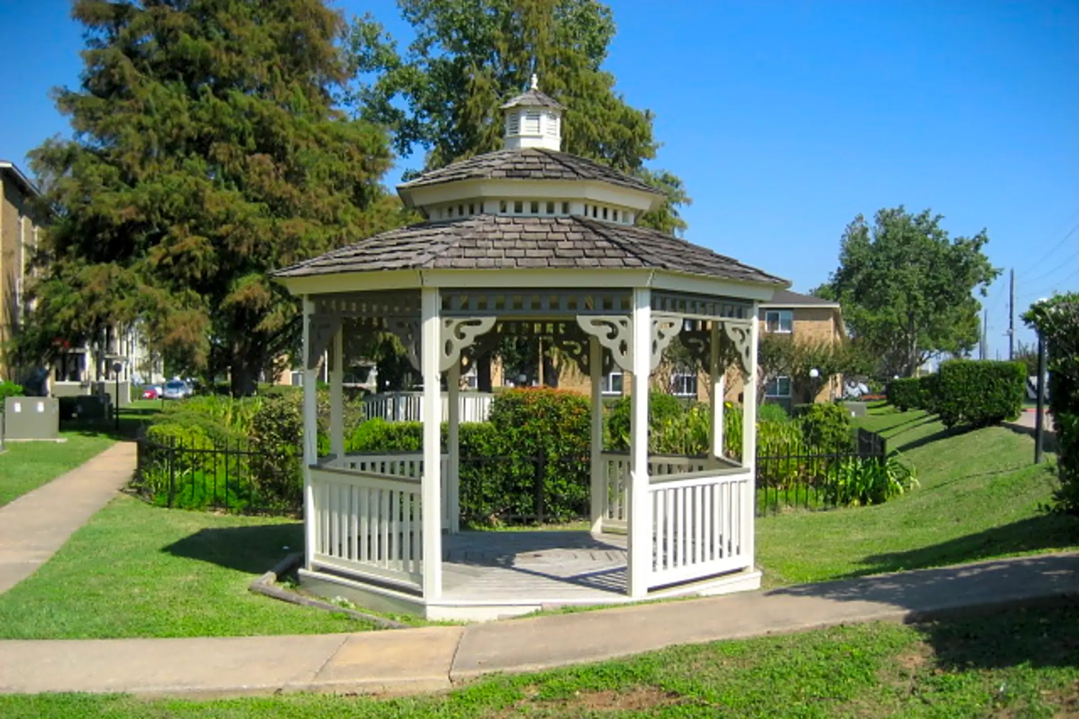 Edgewood Apartments 1601 Highway 90 W Sealy, TX Apartments for Rent