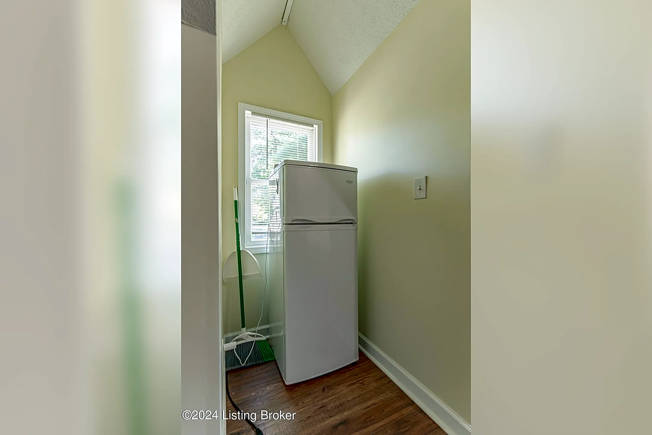 318 Westport Dr Saint Matthews, KY Apartments for Rent Rent.