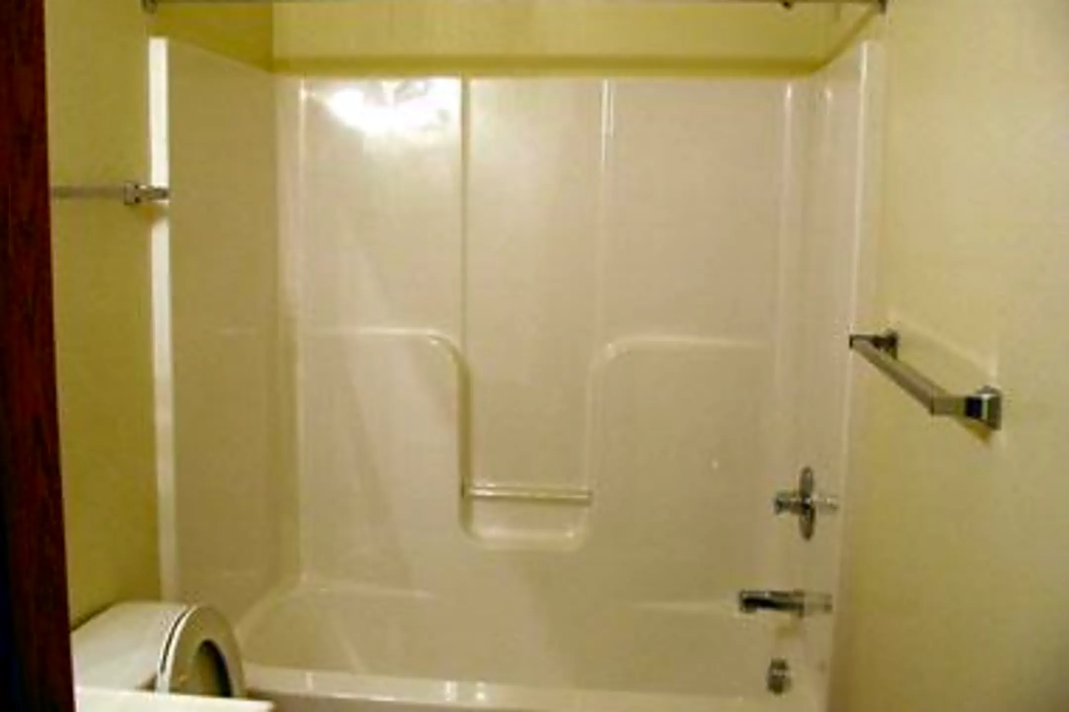 Andover Court Apartments 6507 Field Ave Whitehouse, OH Apartments