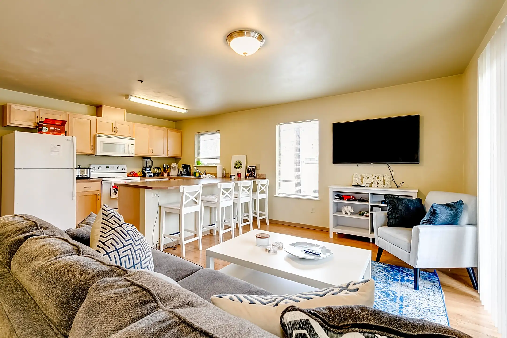 The Duck Flats Student Housing 945 Patterson St Eugene, OR