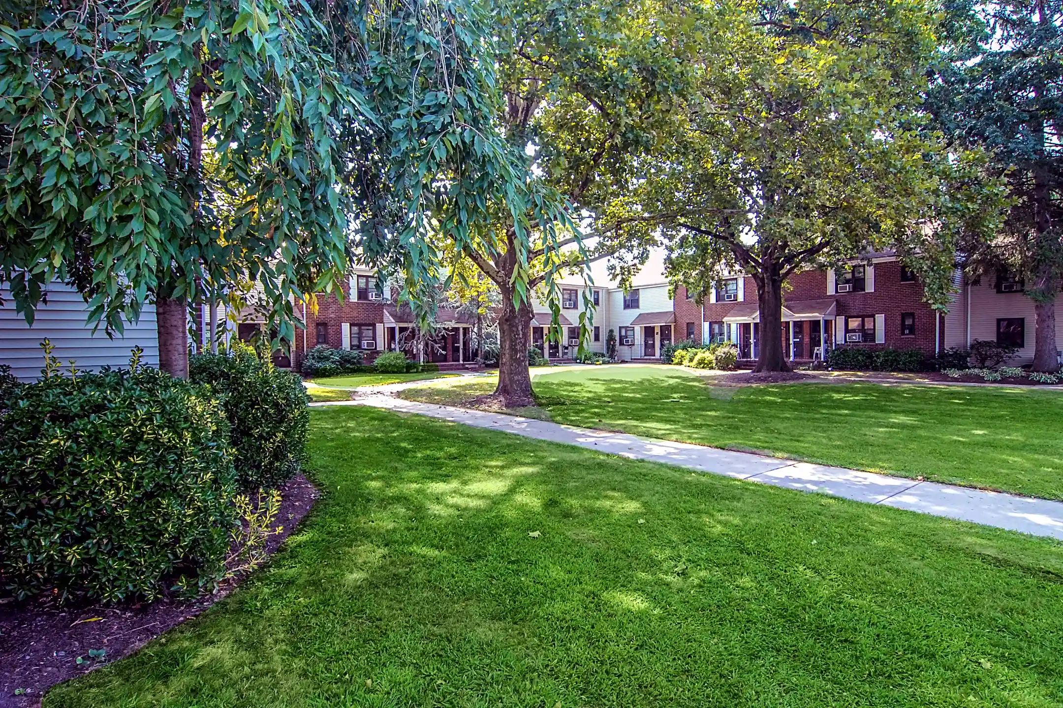 Brookchester Apartments 915 River Rd New Milford, NJ Apartments for