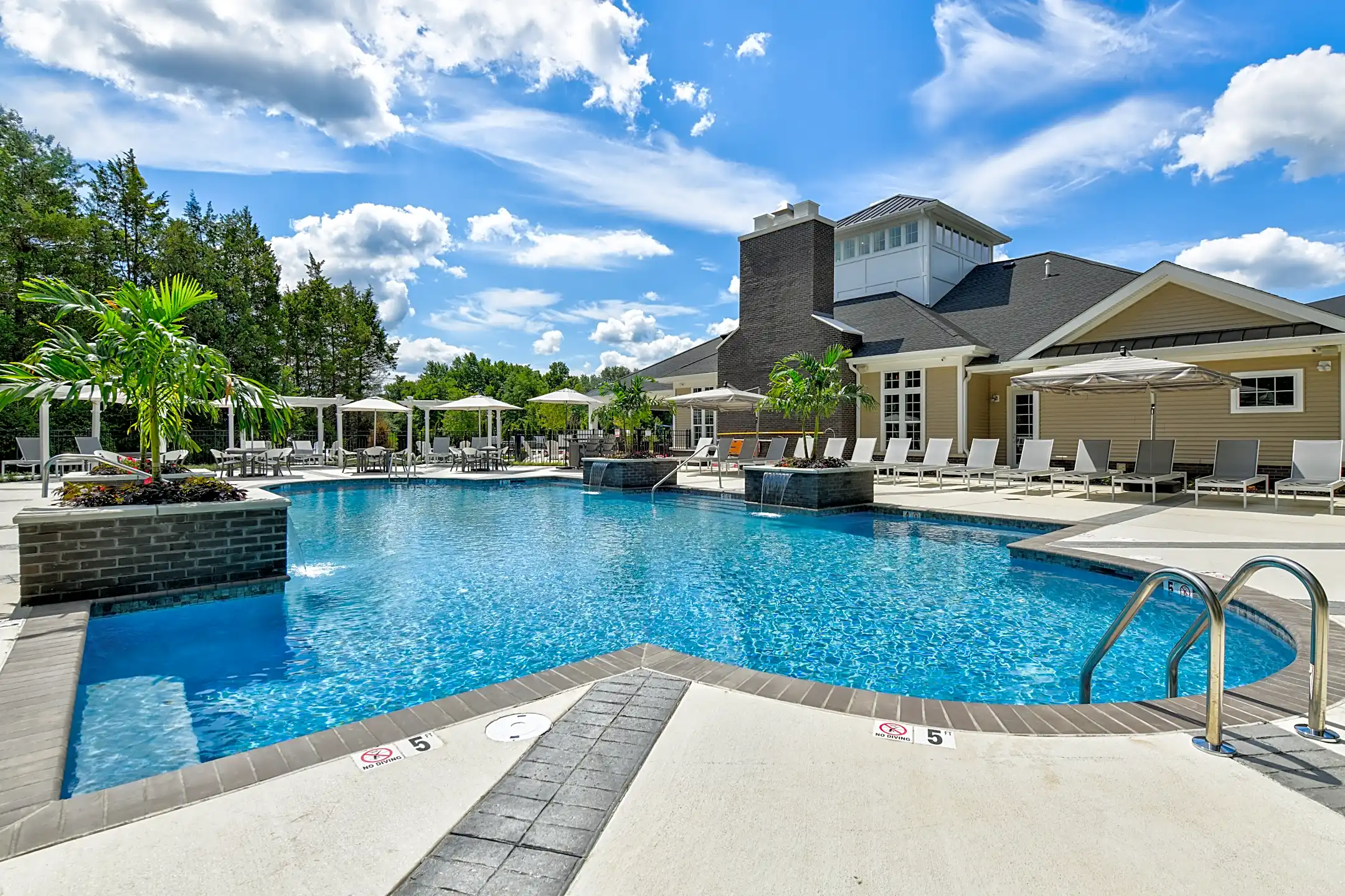 Barclay Chase at Marlton 880 East Route 70 E Marlton, NJ Apartments