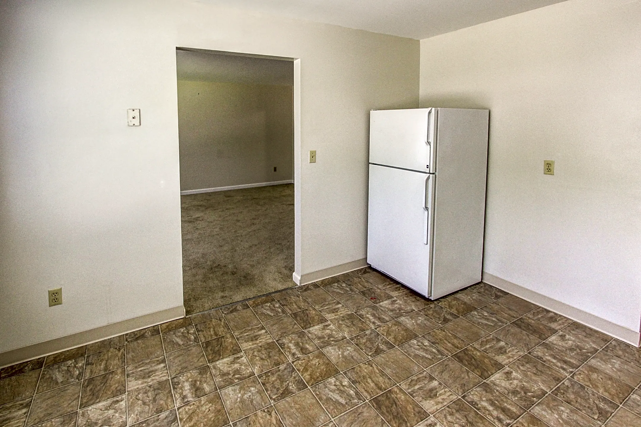 Kitchen - Marshfield Apartments - North Branford, CT