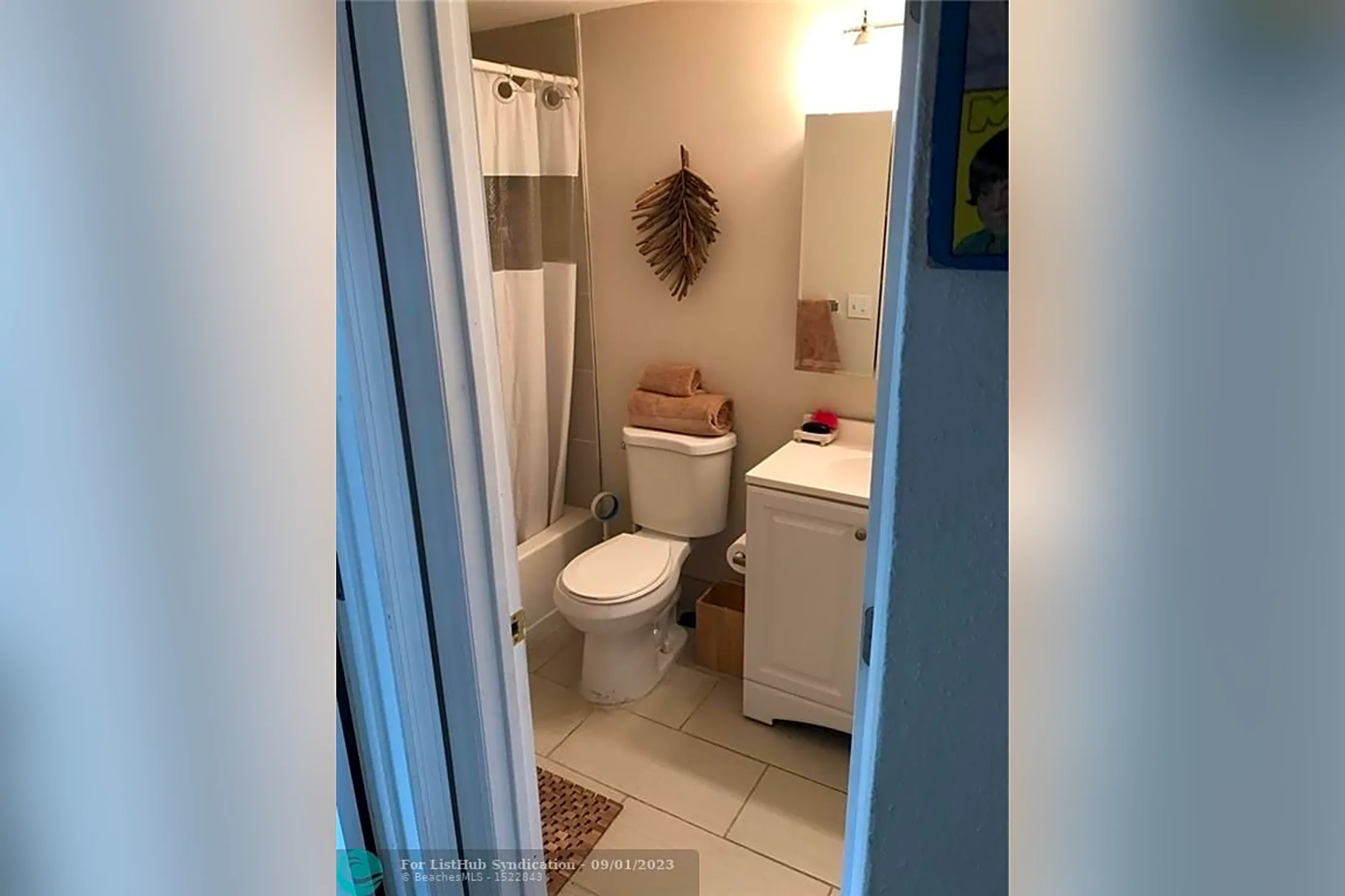 Bathroom - 1818 E Oakland Park Blvd #89 - Fort Lauderdale, FL