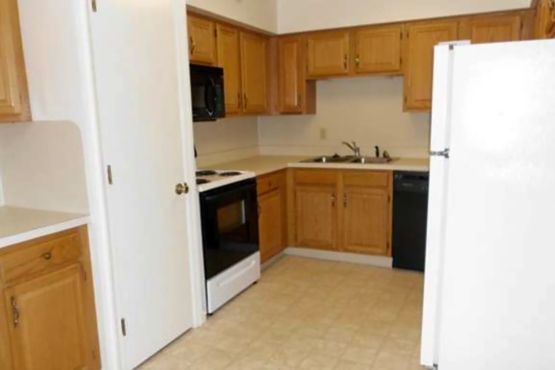 Chateau D'Eden 1501 Butter Rd Lancaster, PA Apartments for Rent Rent.