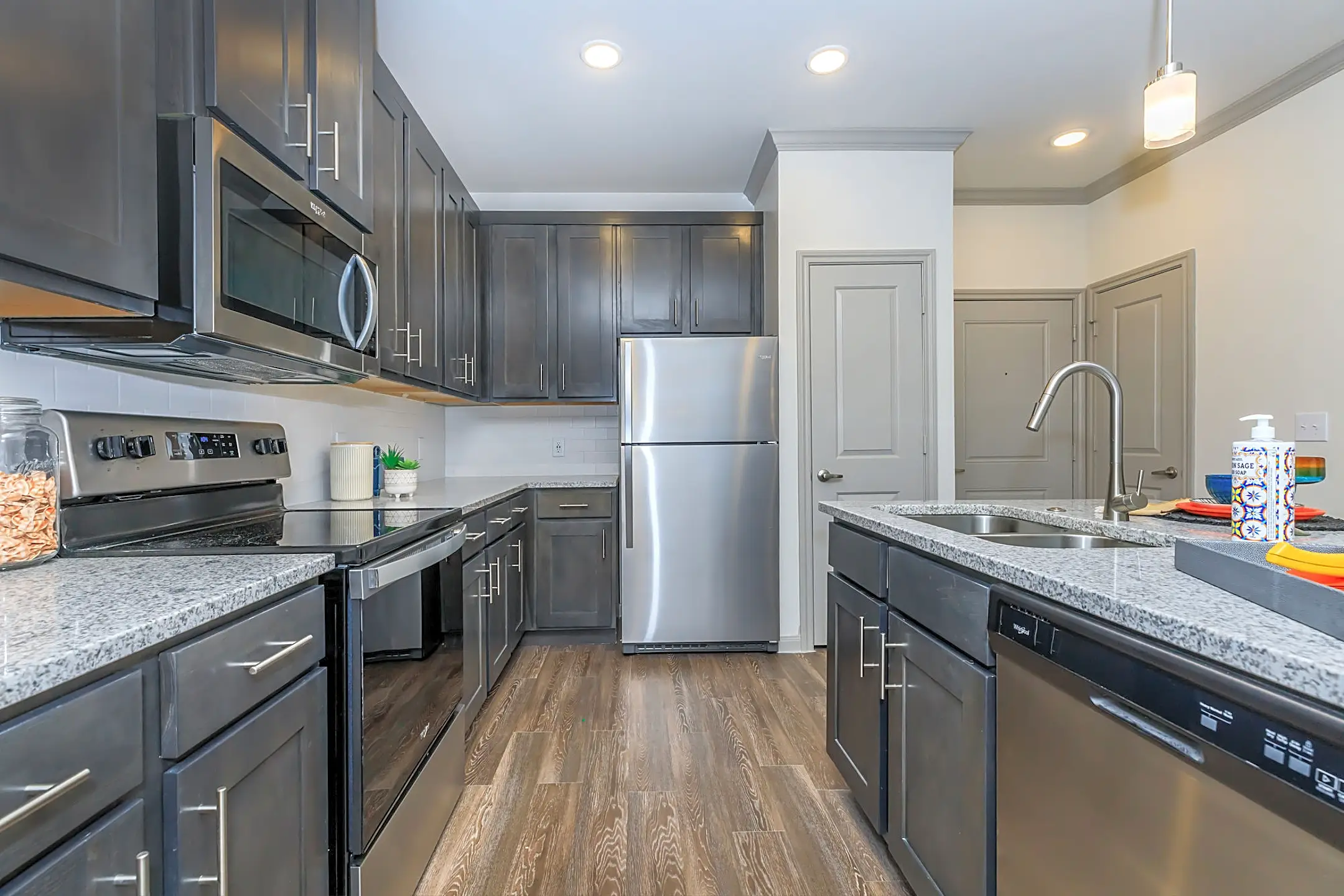 The Retreat At Barbers Hill 10929 Eagle Dr Mont Belvieu, TX