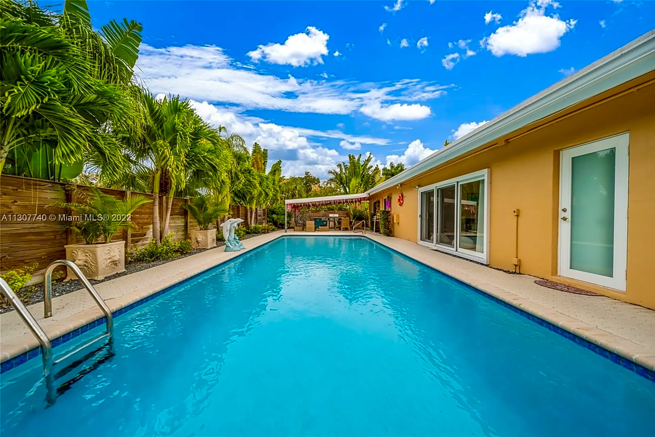 Pool - 3320 NE 18th Terrace - Oakland Park, FL