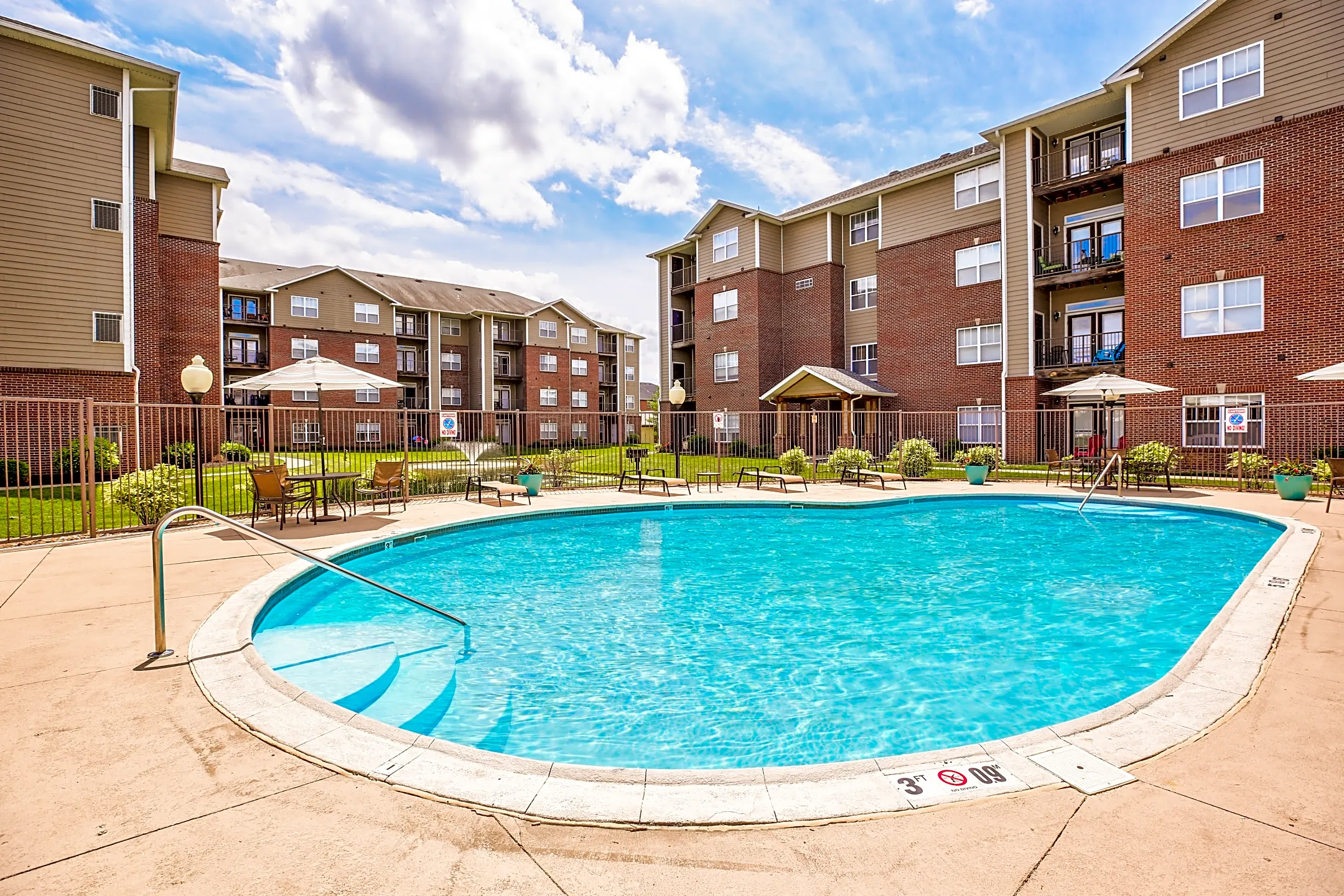 Pool - The Reserve Apartments & Townhomes - Evansville, IN