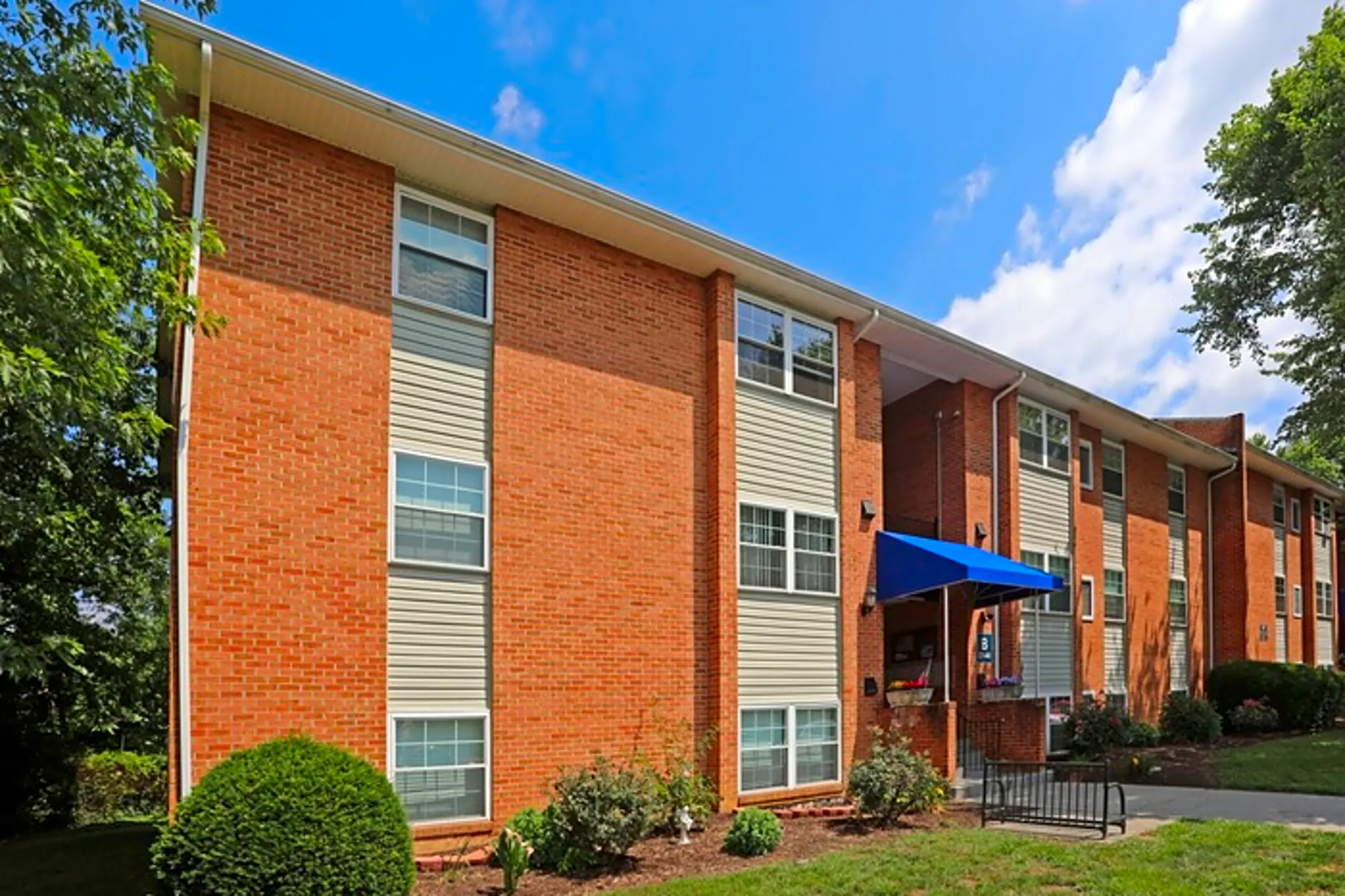 777 Roanoke Blvd Condos Salem, VA 24153