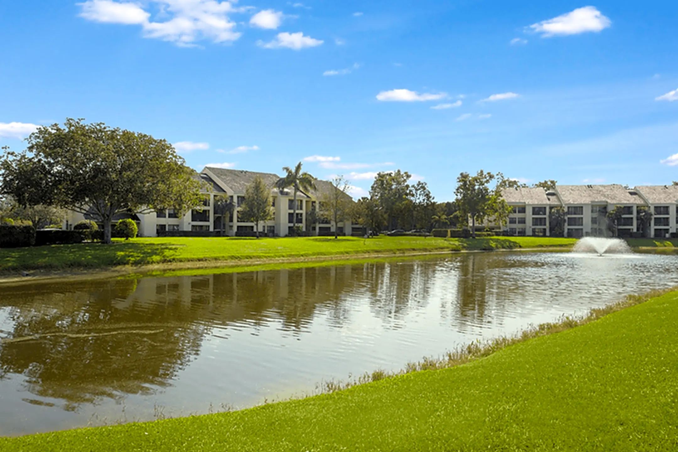 Village Crossing Apartments - West Palm Beach, FL 33409