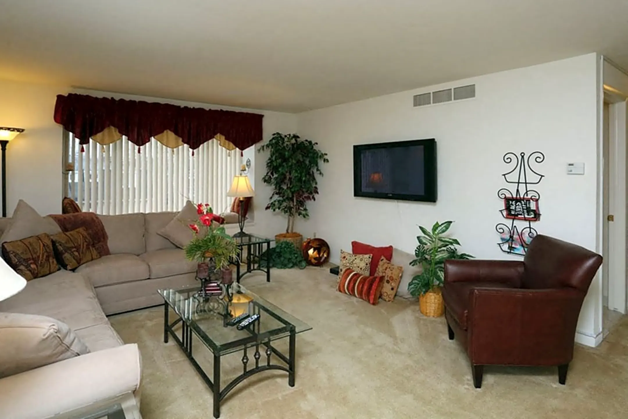 Dannybrook Apartments 293 Palmdale Dr Buffalo, NY for Rent Rent.