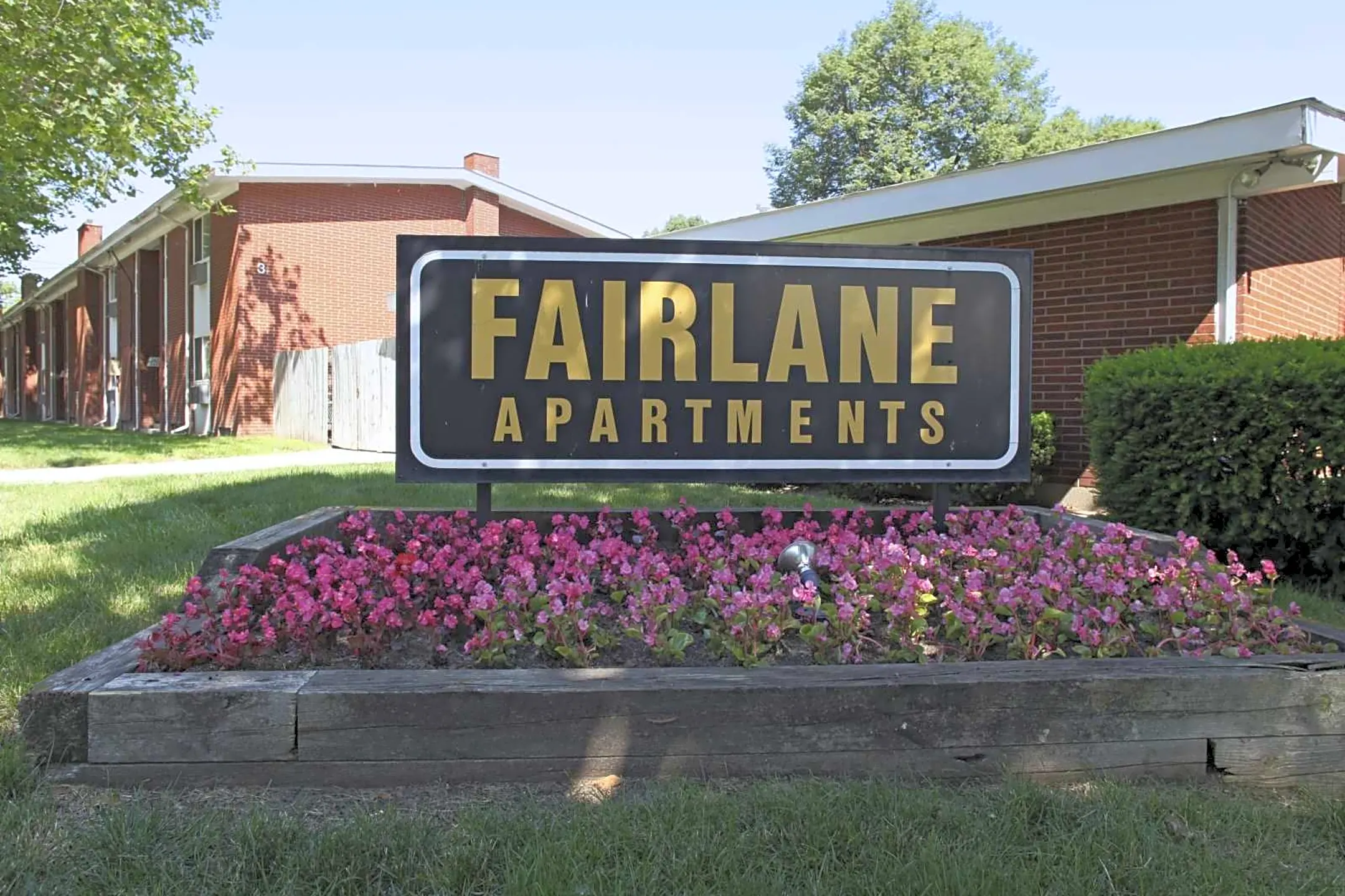 Fairlane Apartments & Townhomes Taylor, MI 48180