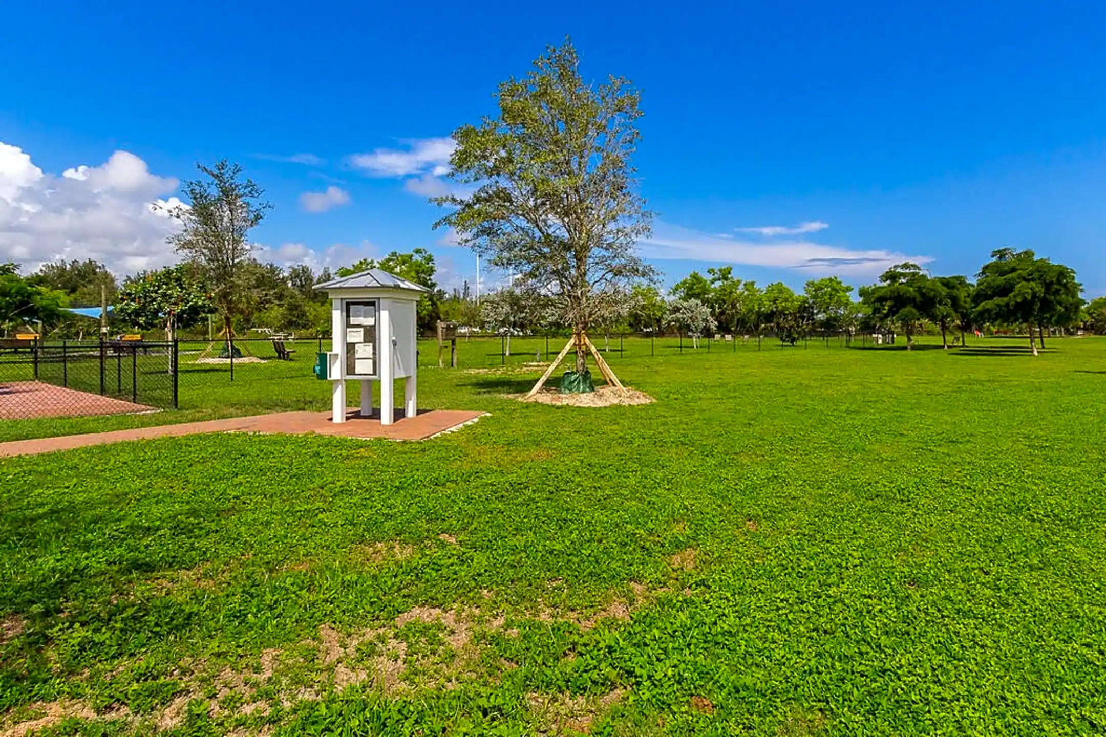 716 Kumquat Rd - Vero Beach, FL