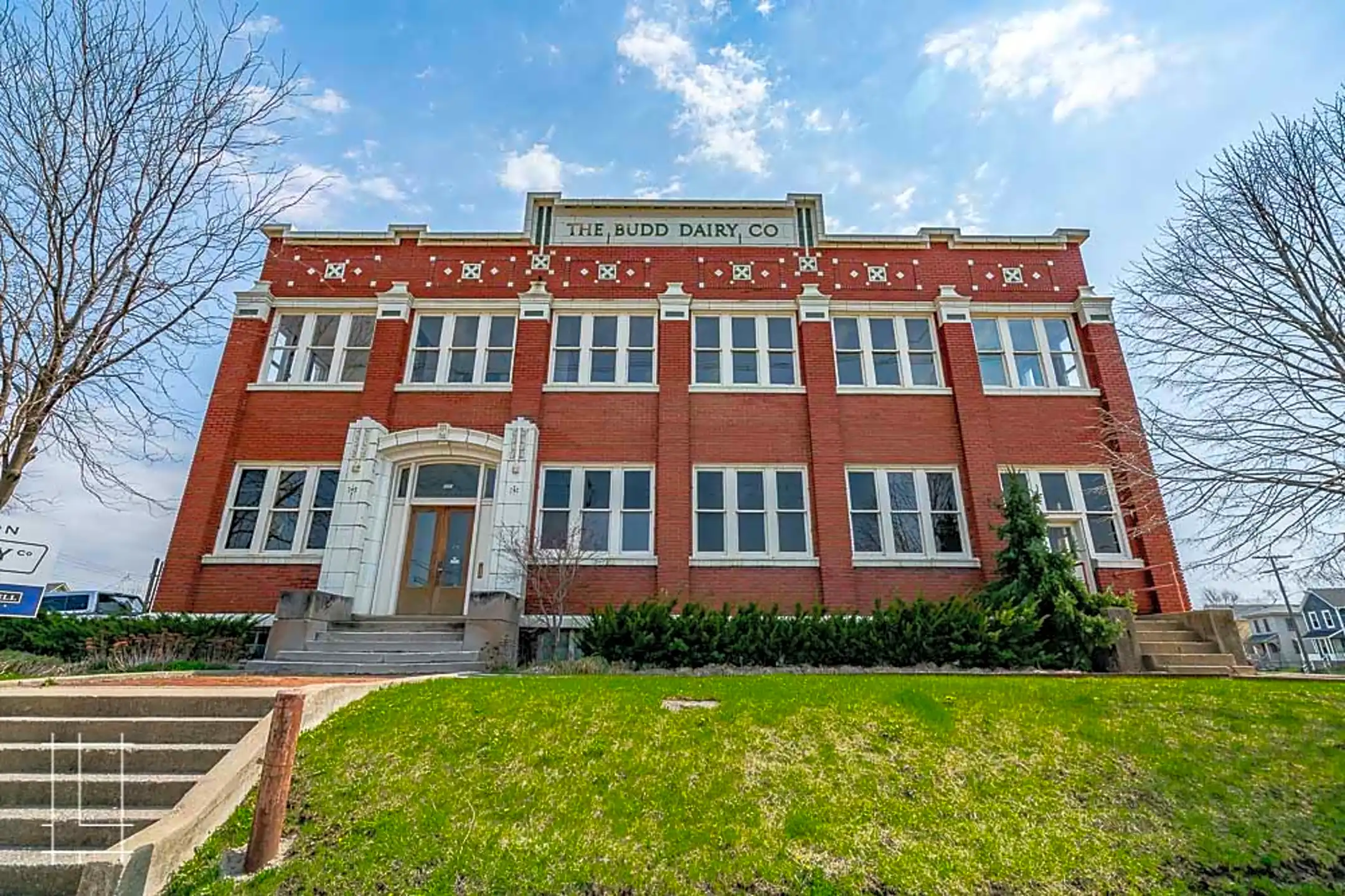 Lykens Companies Apartments Columbus, OH 43201